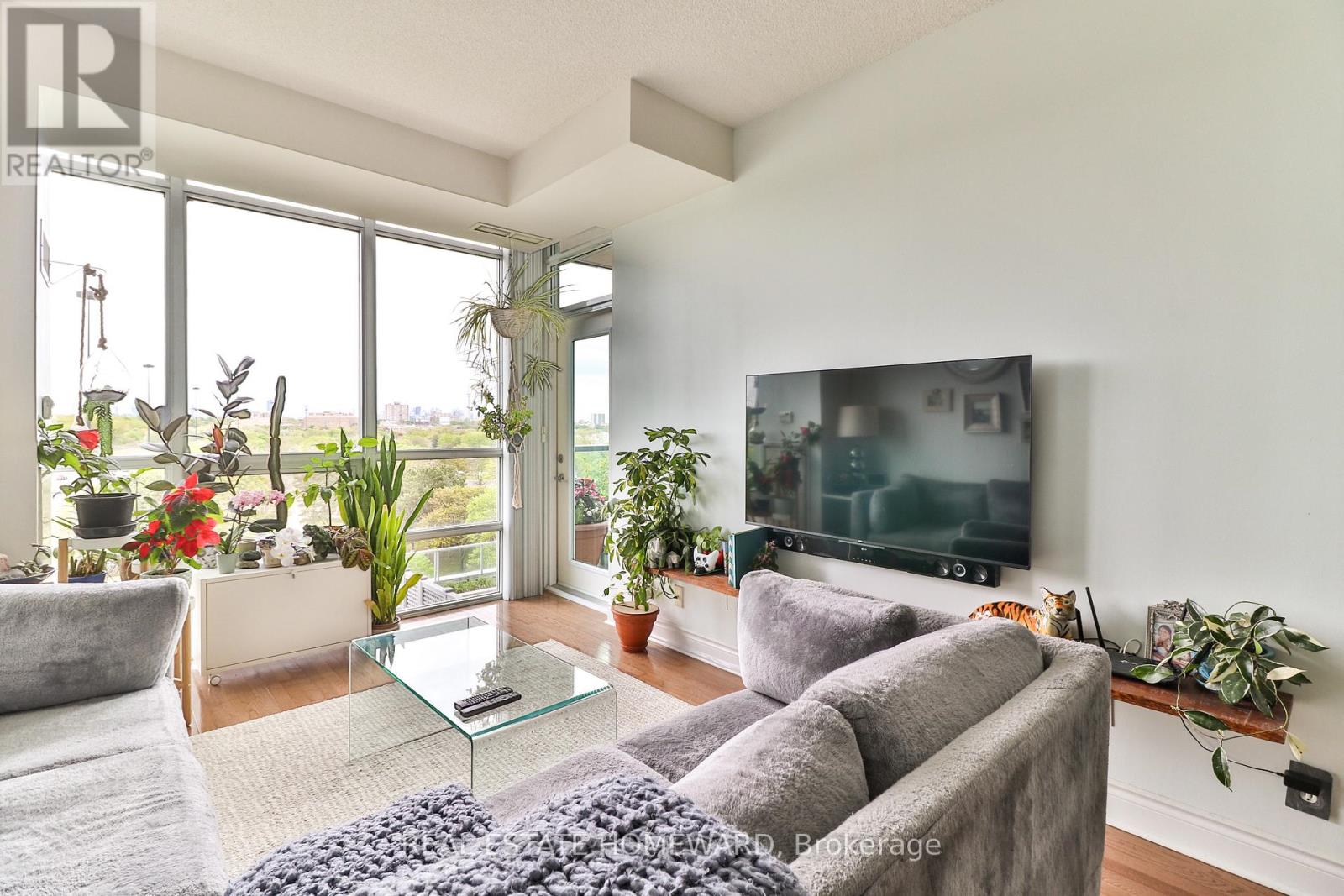 608 - 1900 Lake Shore Boulevard W, Toronto, Ontario  M6S 1A4 - Photo 6 - W13475352
