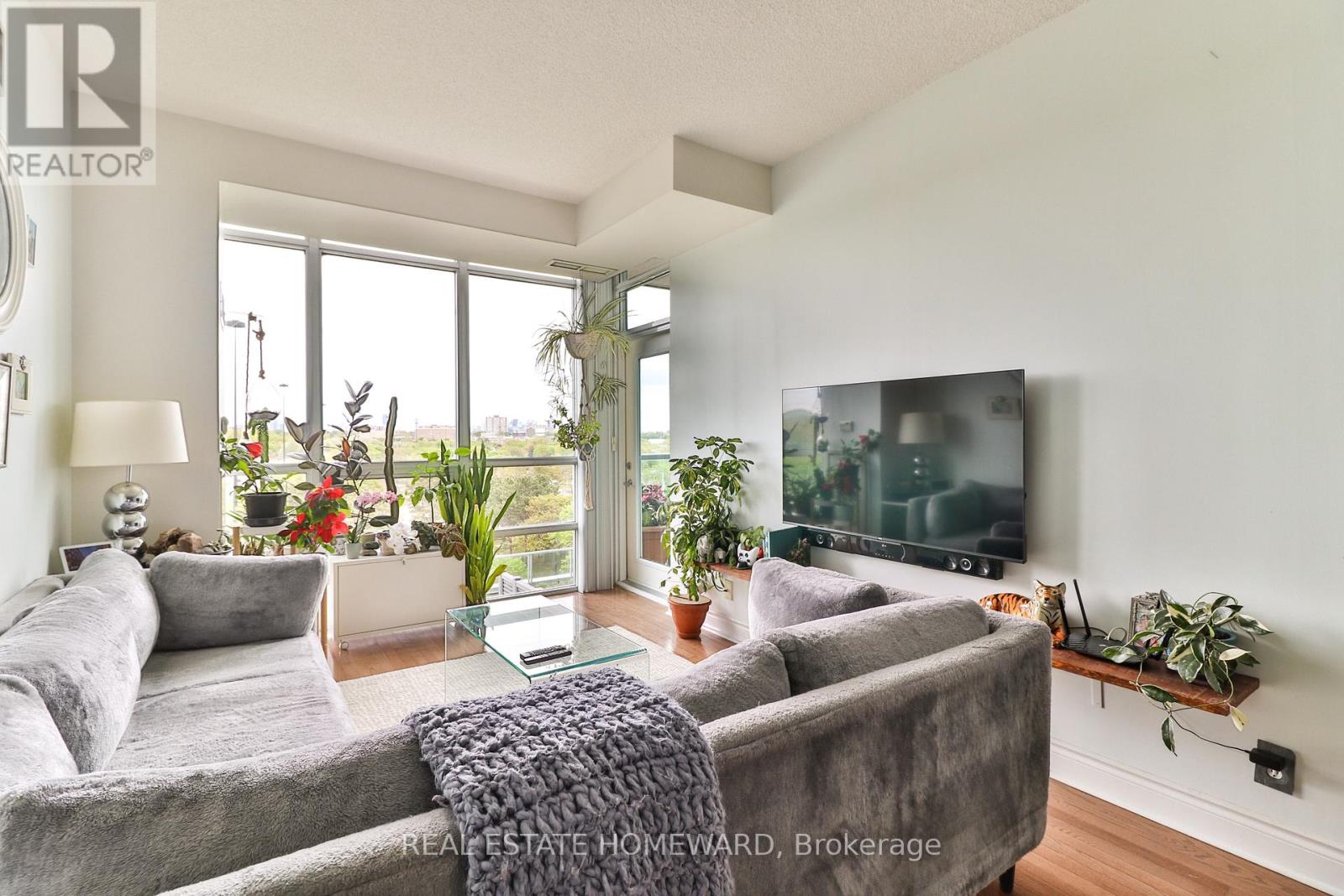608 - 1900 Lake Shore Boulevard W, Toronto, Ontario  M6S 1A4 - Photo 5 - W13475352
