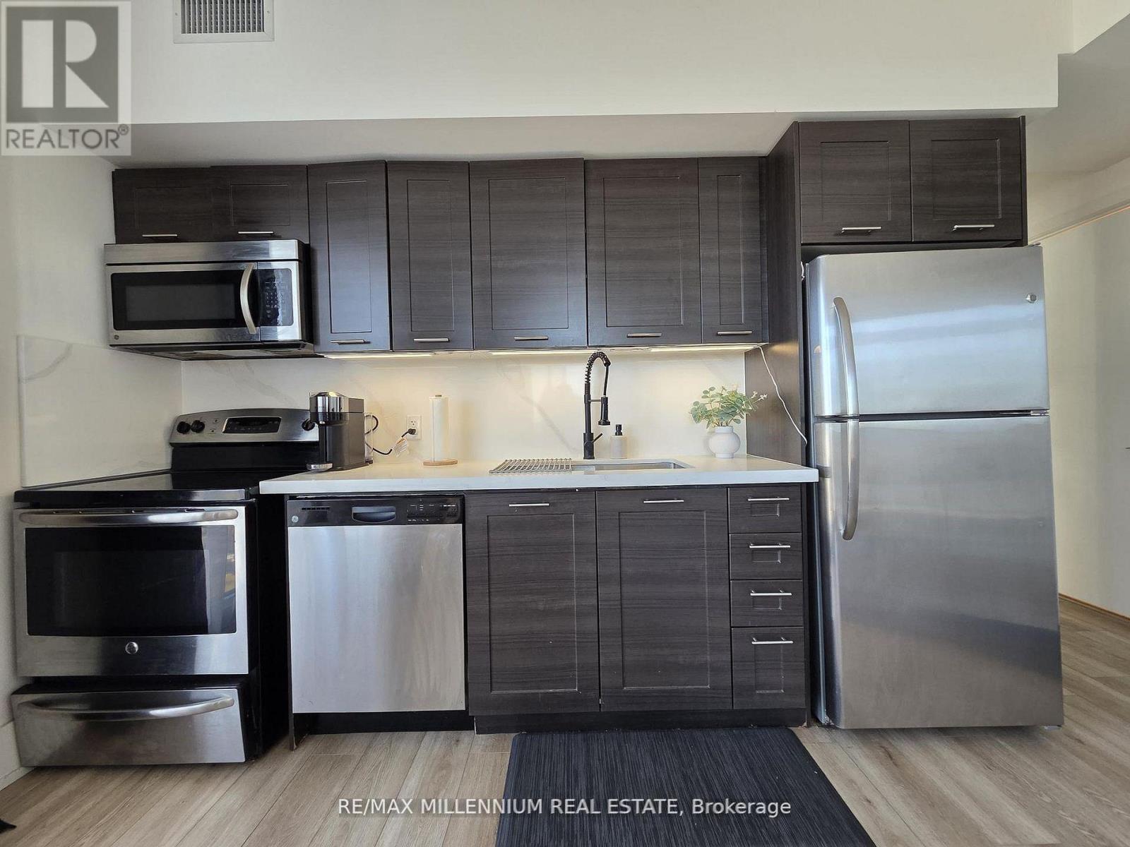 3106 - 2212 Lake Shore Boulevard W, Toronto, Ontario  M8V 1A4 - Photo 2 - W13475536