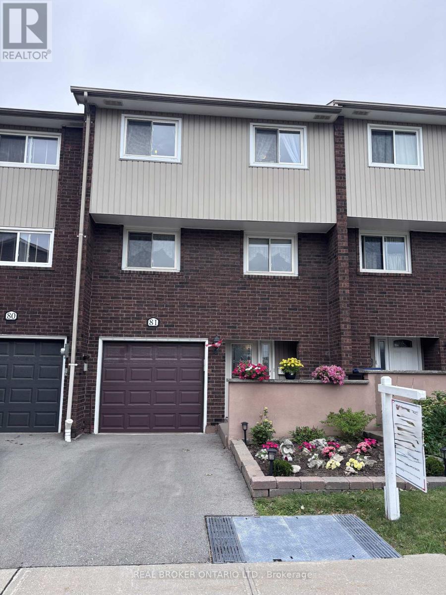 81 Permfield Path, Toronto, Ontario  M9C 4Y5 - Photo 3 - W13475572