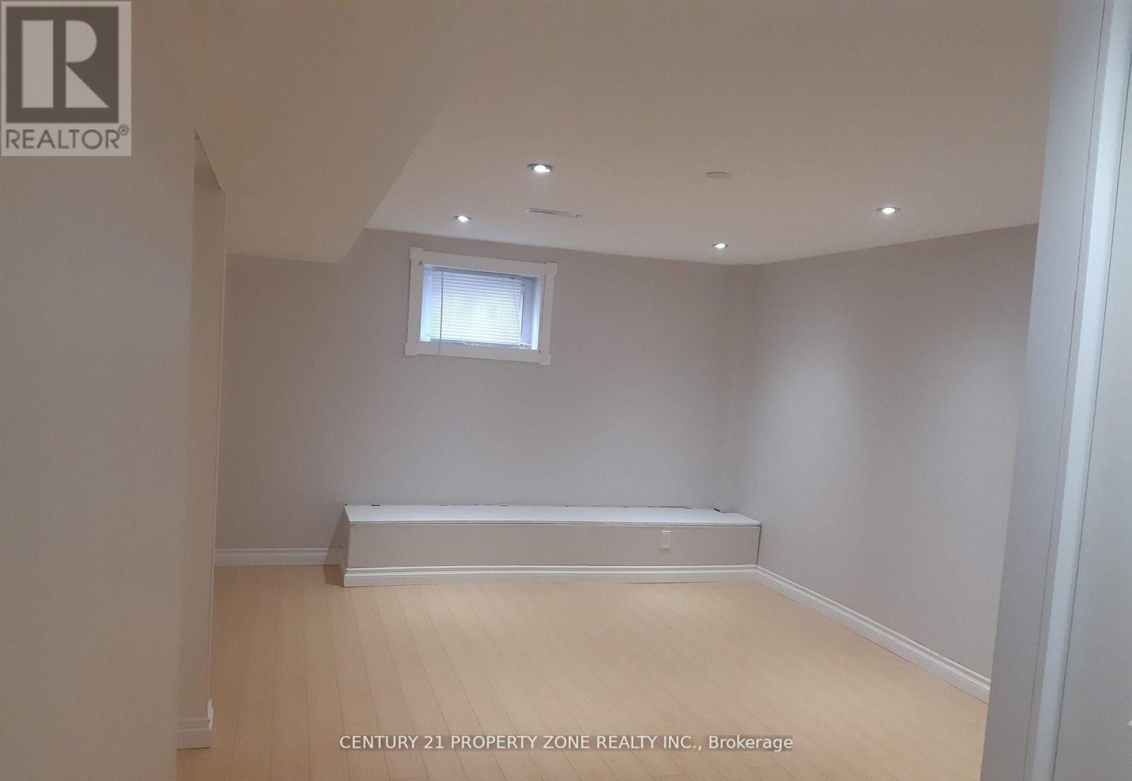 Upper - 164 Earnscliffe Circle, Brampton, Ontario  L6T 2B7 - Photo 4 - W13475604