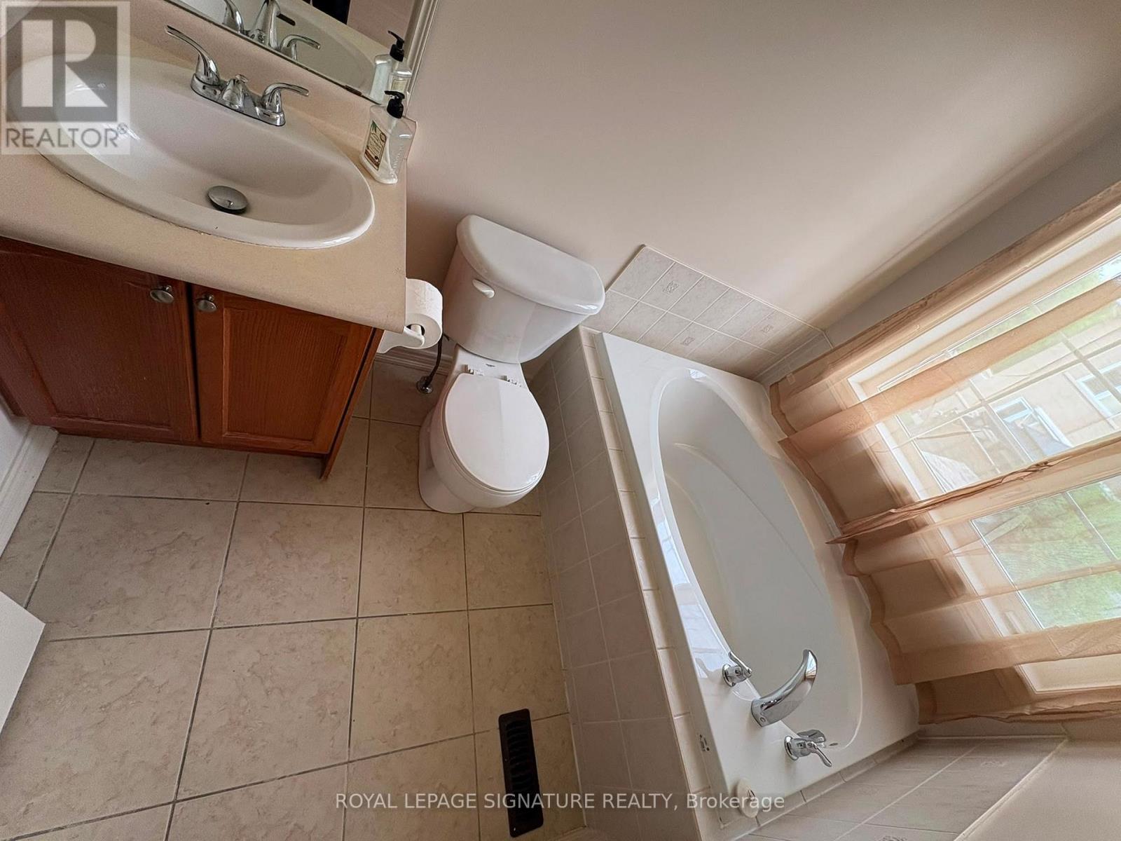 39 Palm Tree Road, Brampton, Ontario  L6V 4N5 - Photo 21 - W13475614