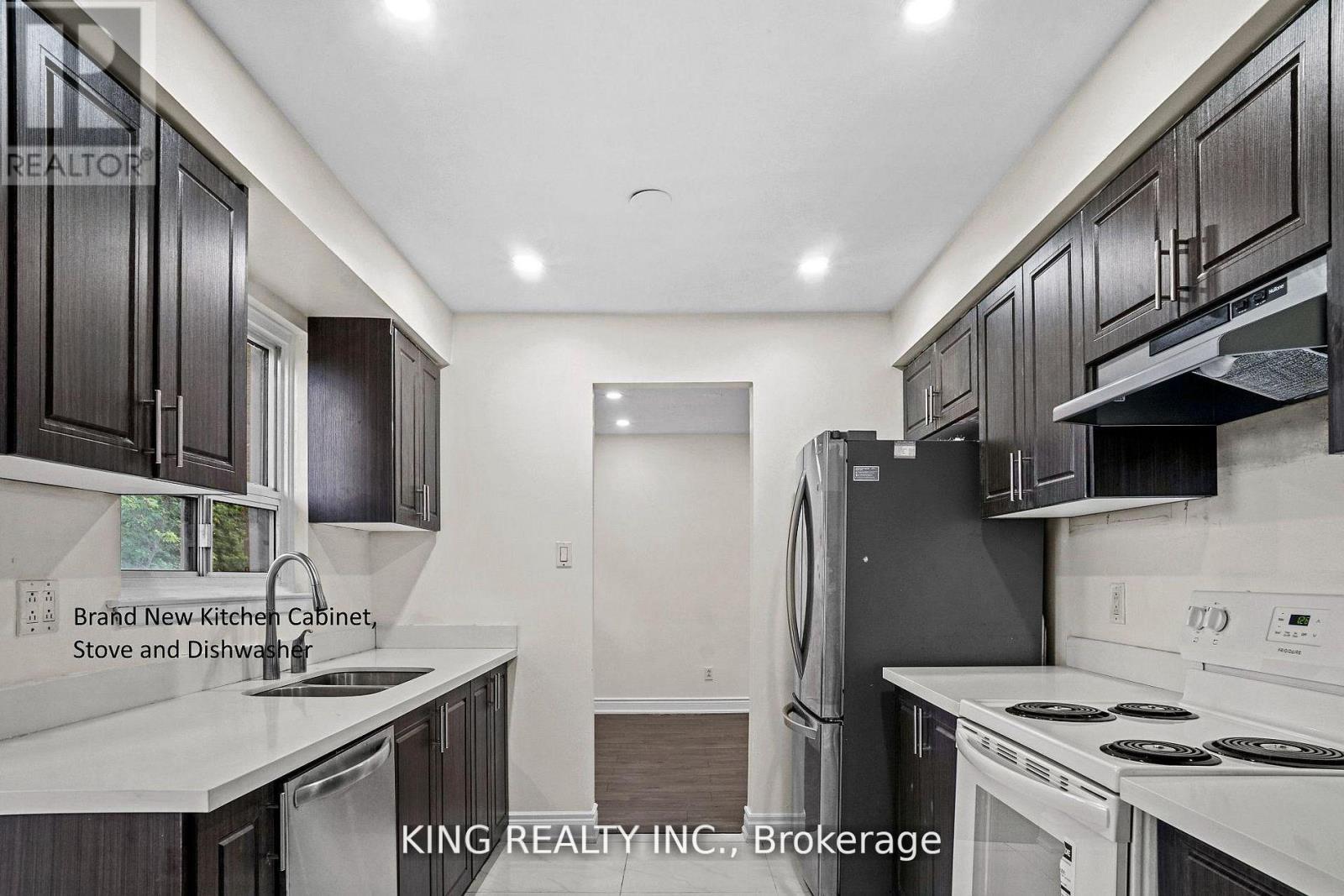 16 Wimbledon Court, Brampton, Ontario  L6V 2S4 - Photo 14 - W13475656