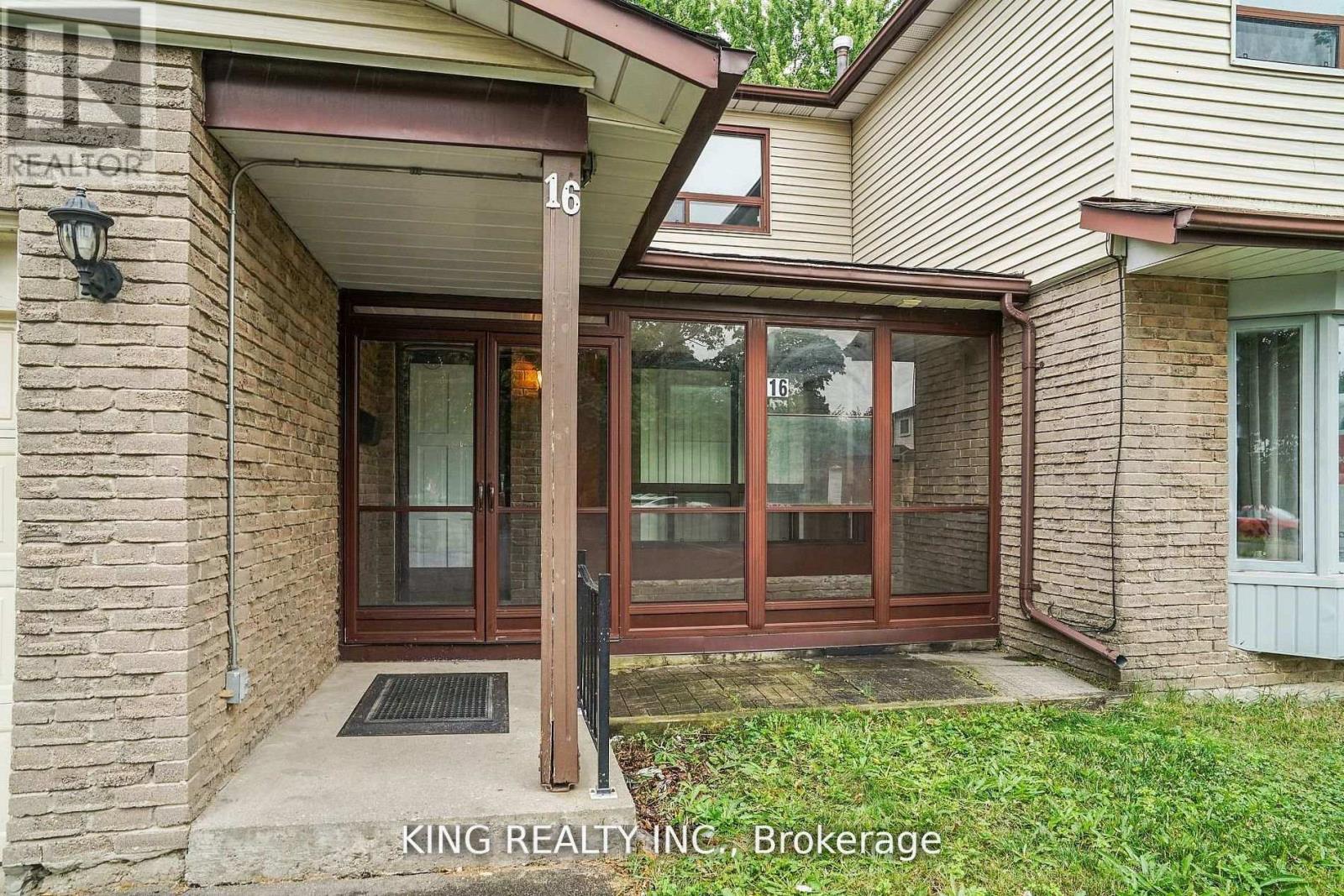 16 Wimbledon Court, Brampton, Ontario  L6V 2S4 - Photo 4 - W13475656