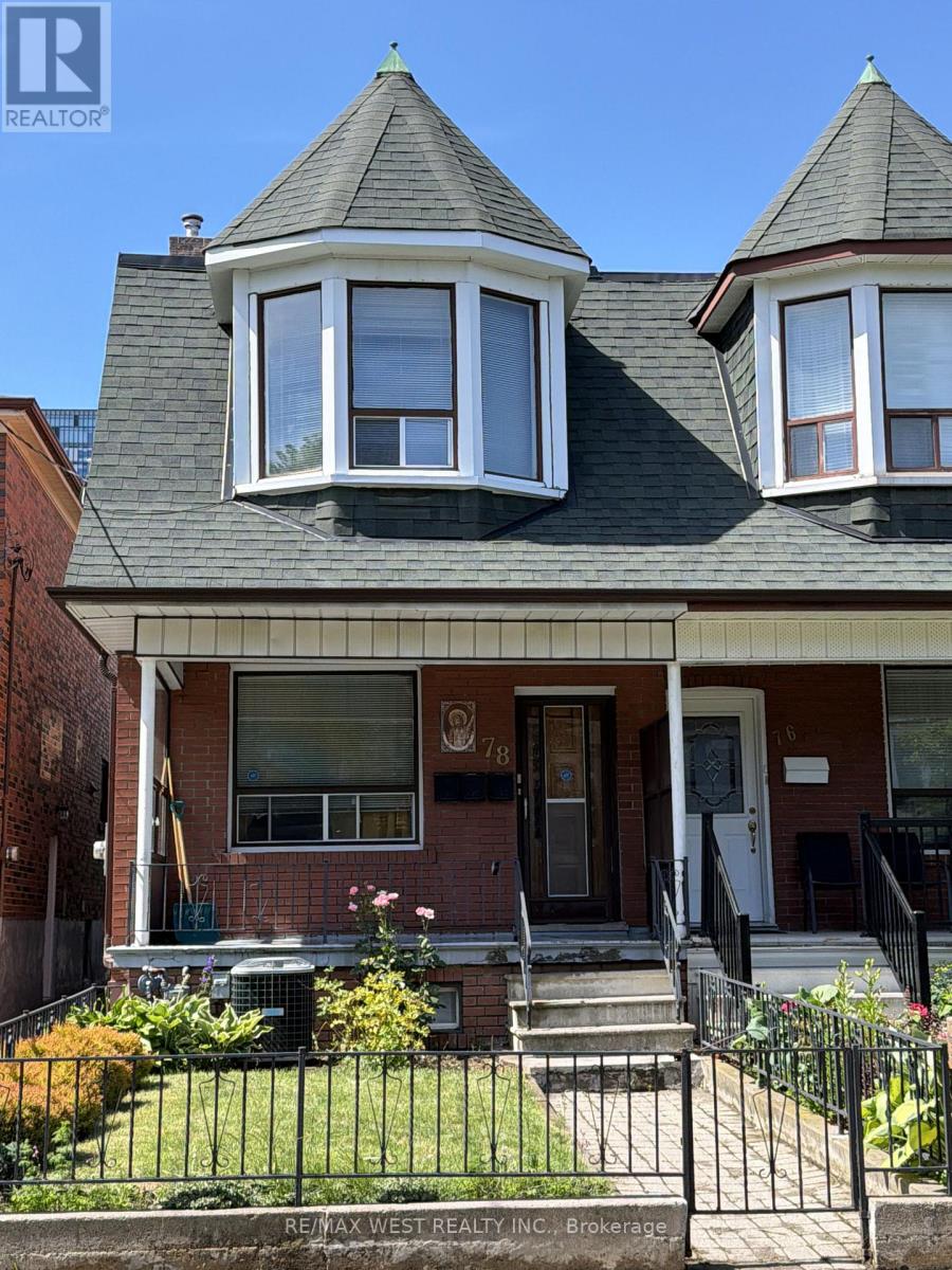 UPPER - 78 MILLICENT STREET, Toronto, Ontario