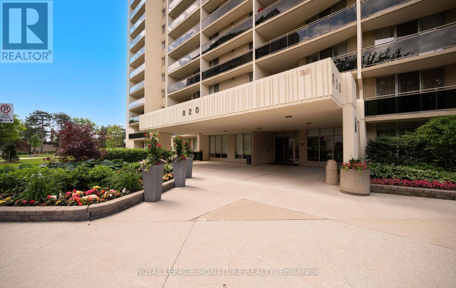 606 - 820 Burnhamthorpe Road, Toronto, Ontario  M9C 4W2 - Photo 3 - W13475772