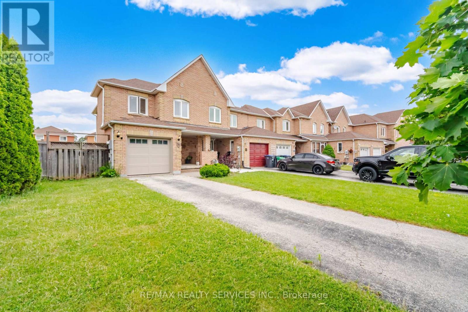 82 Muirland Crescent, Brampton, Ontario  L6X 4P3 - Photo 2 - W13476028