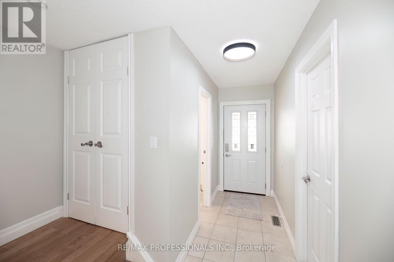 20 - 1951 Rathburn Road E, Mississauga, Ontario  L4W 2N9 - Photo 3 - W13476022