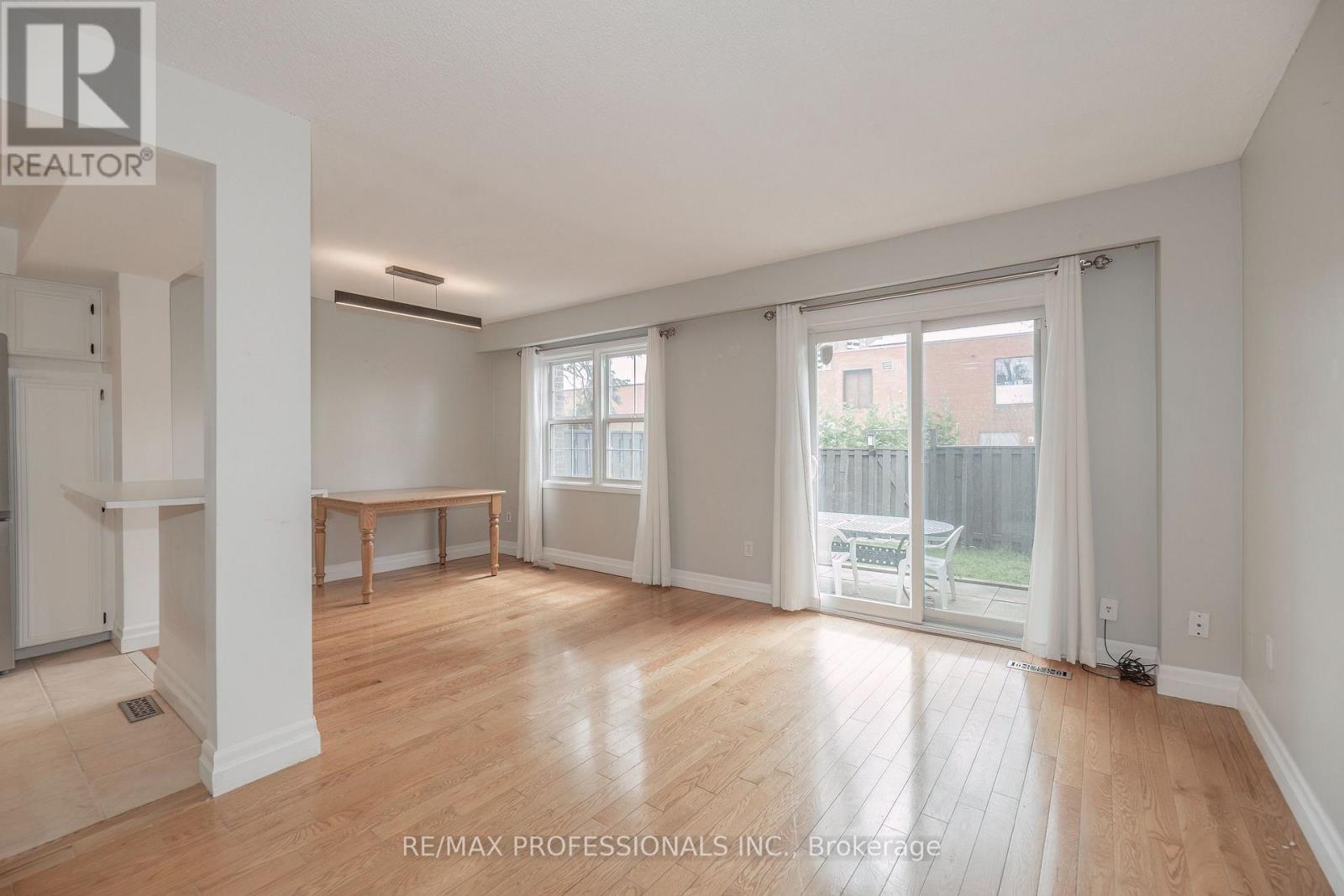 20 - 1951 Rathburn Road E, Mississauga, Ontario  L4W 2N9 - Photo 5 - W13476022