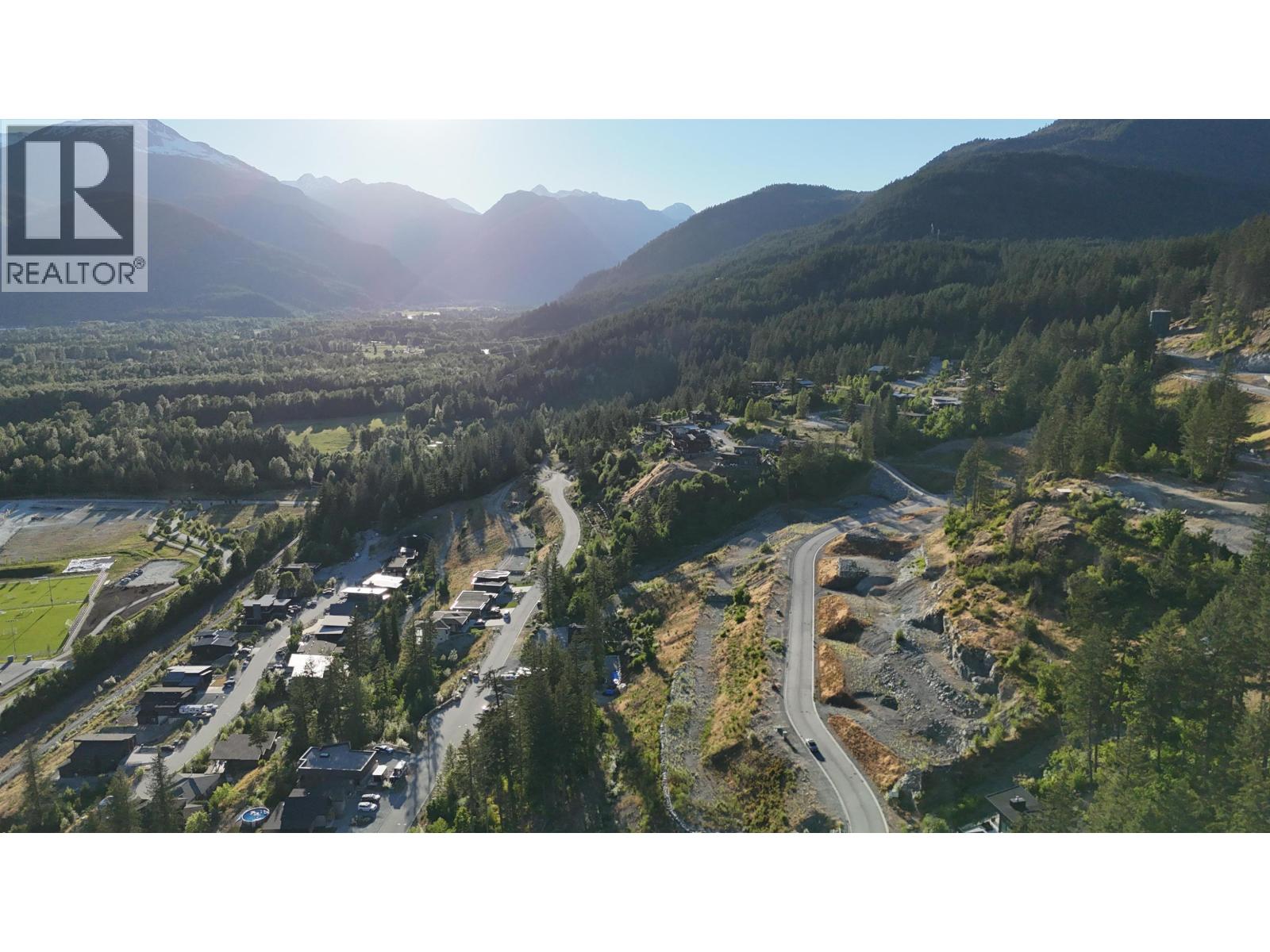 8218 Merlot Peak Drive, Pemberton, British Columbia  V0N 2L3 - Photo 6 - R3136021