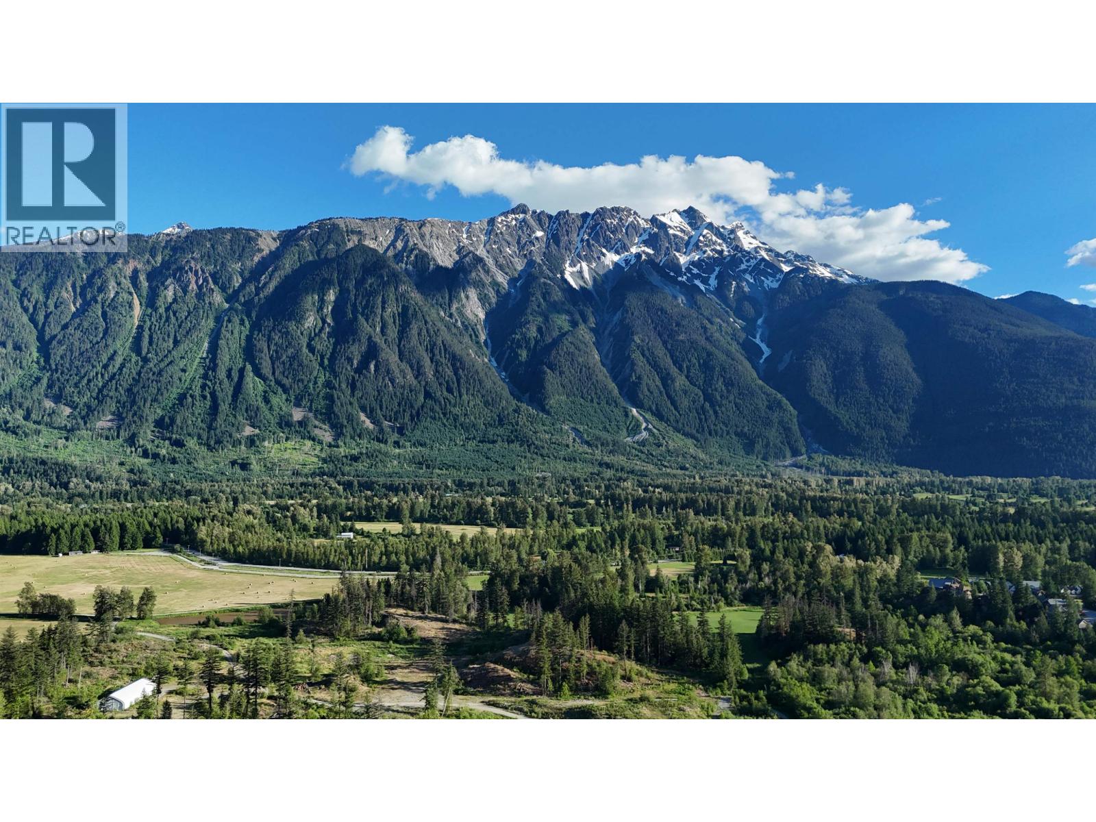 8218 Merlot Peak Drive, Pemberton, British Columbia  V0N 2L3 - Photo 10 - R3136021