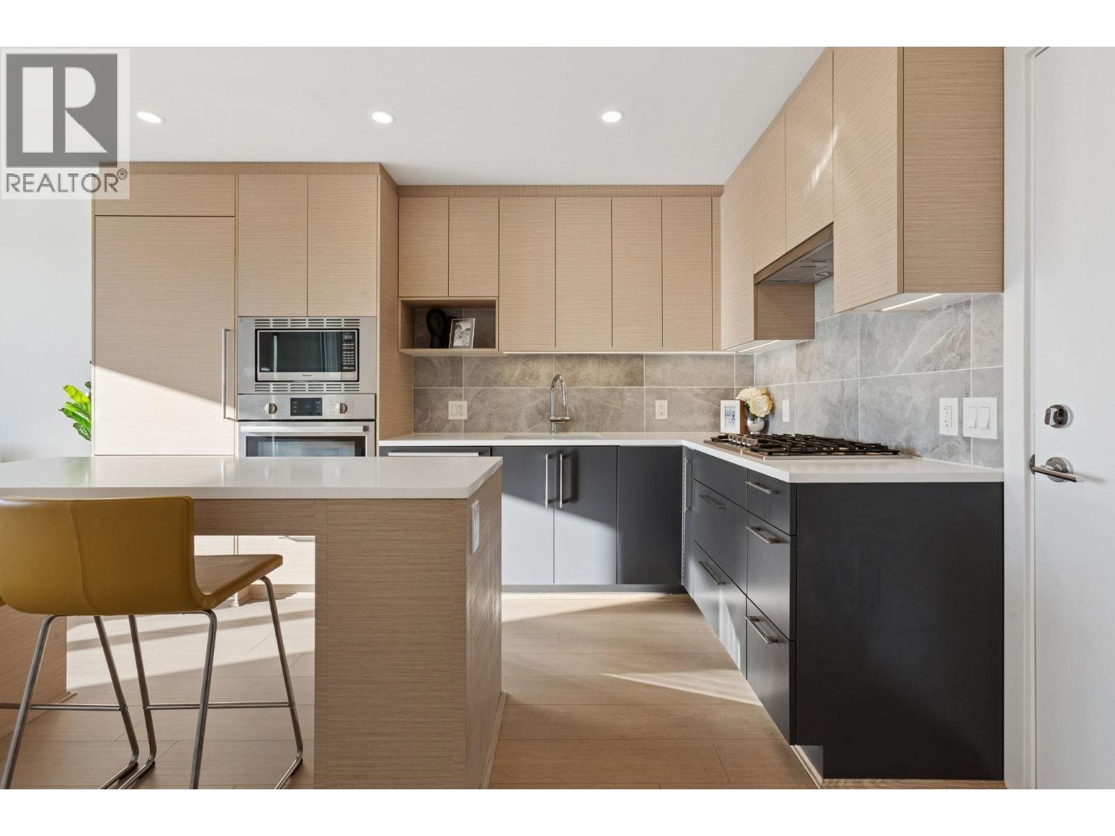 415 8888 Osler Street, Vancouver, British Columbia  V6P 4G2 - Photo 2 - R3138445