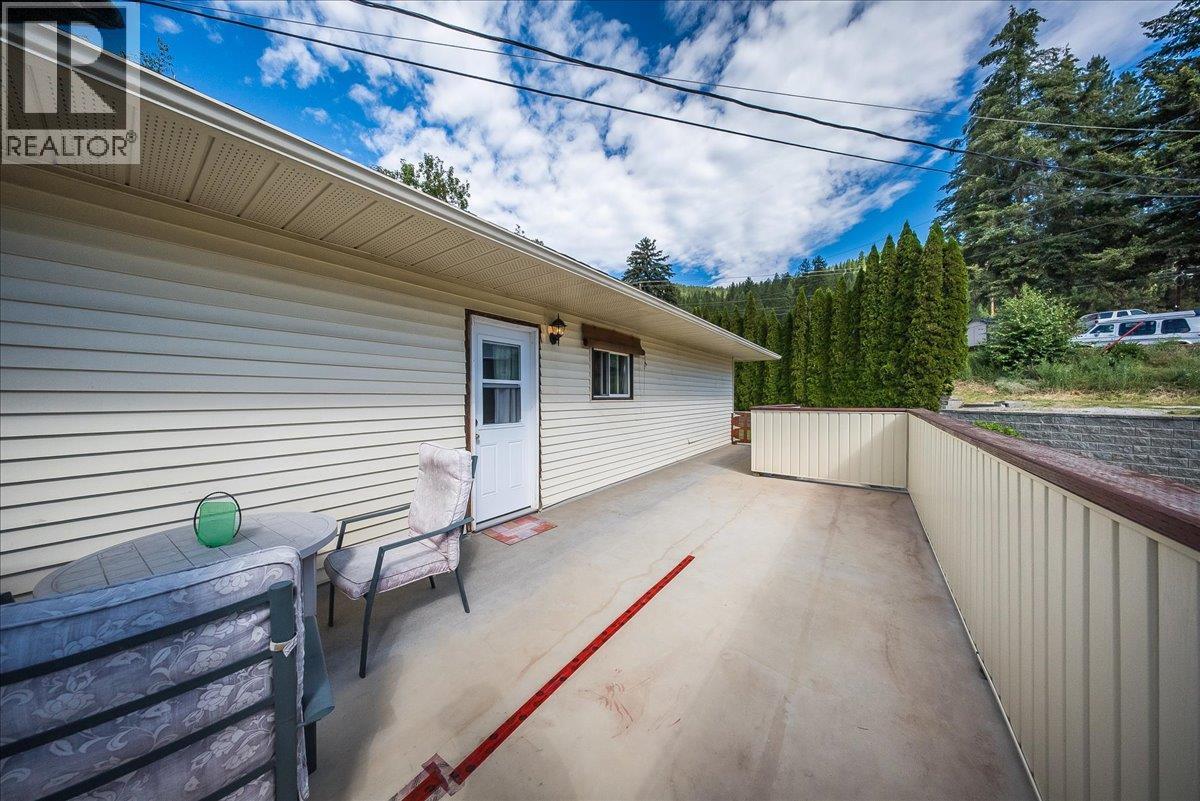 1200 Falls Road, Fruitvale, British Columbia  V0G 1P0 - Photo 45 - 10391990