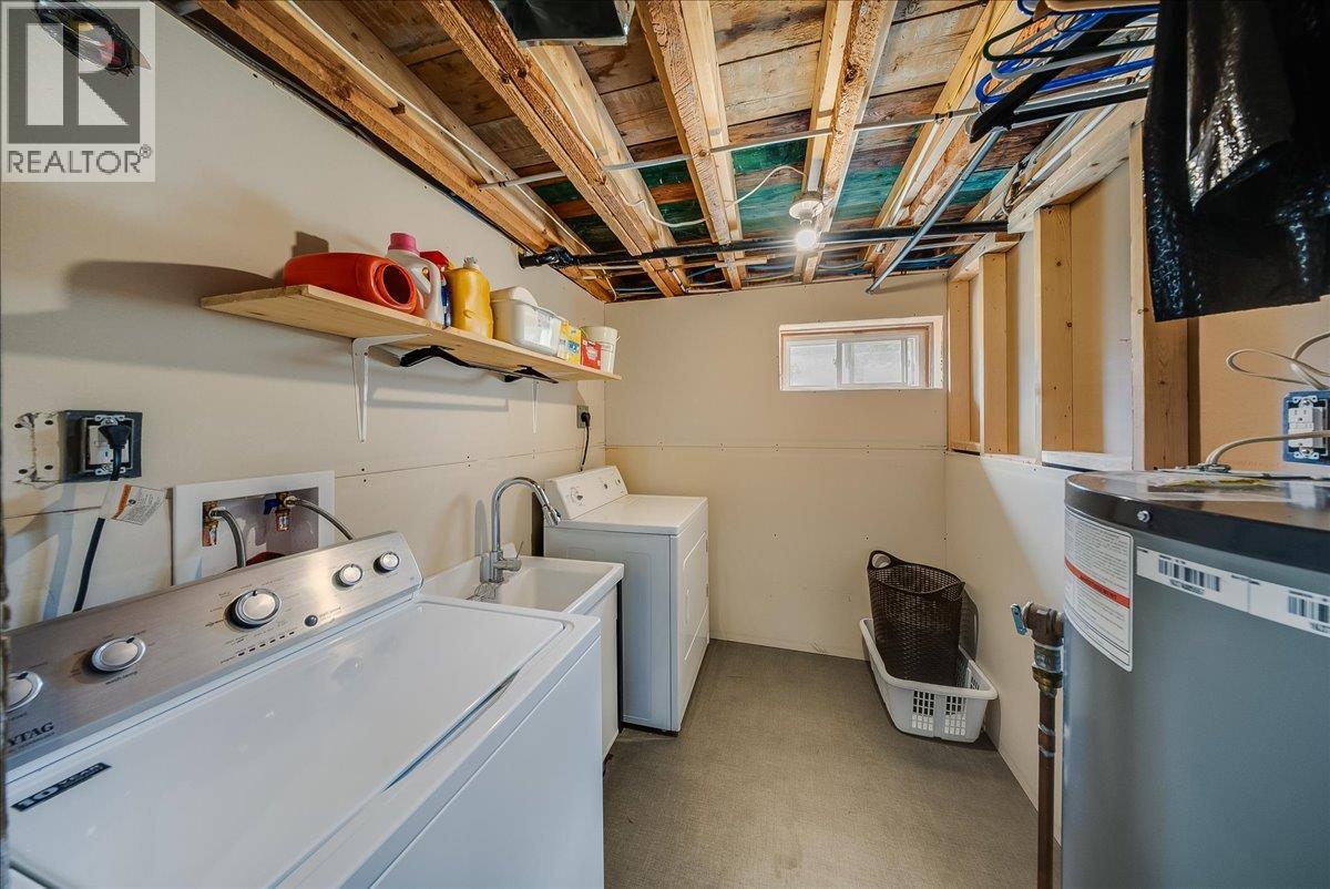 1200 Falls Road, Fruitvale, British Columbia  V0G 1P0 - Photo 24 - 10391990