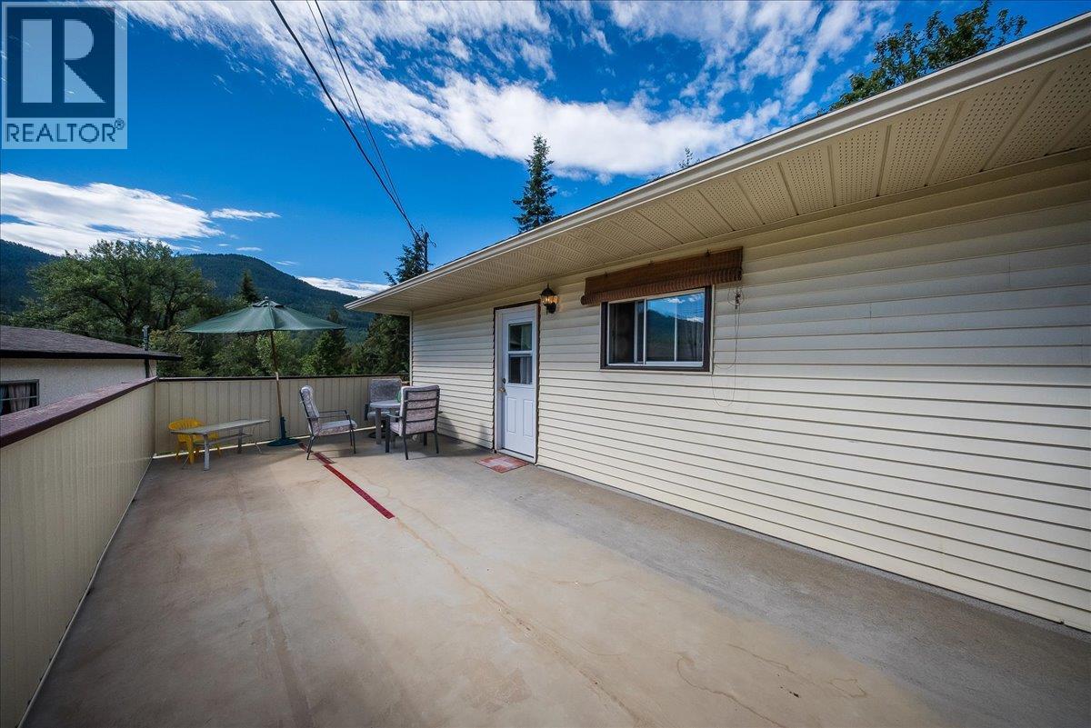 1200 Falls Road, Fruitvale, British Columbia  V0G 1P0 - Photo 44 - 10391990