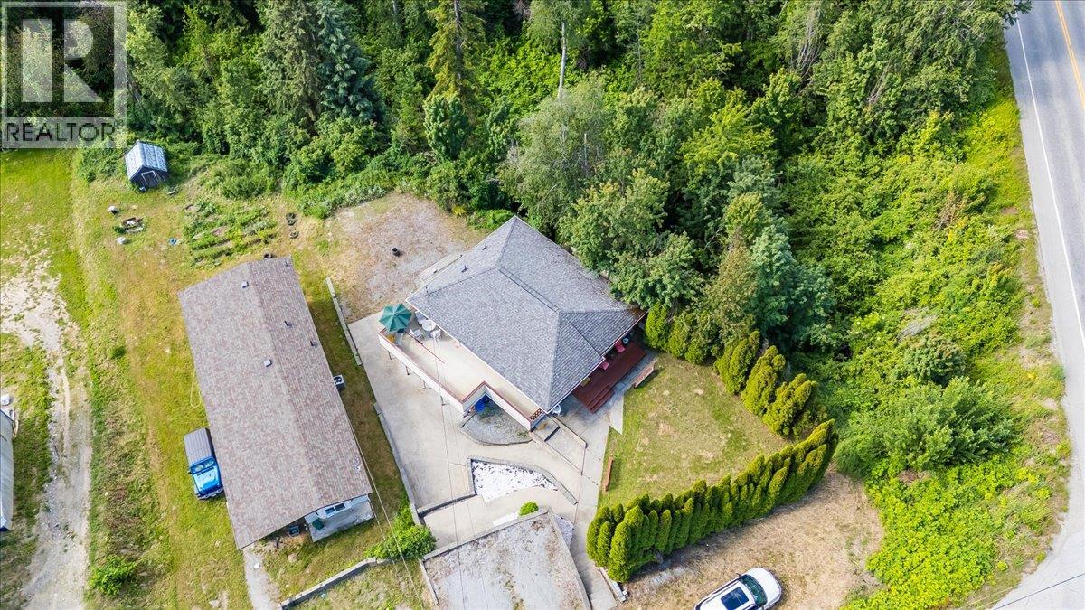1200 Falls Road, Fruitvale, British Columbia  V0G 1P0 - Photo 31 - 10391990