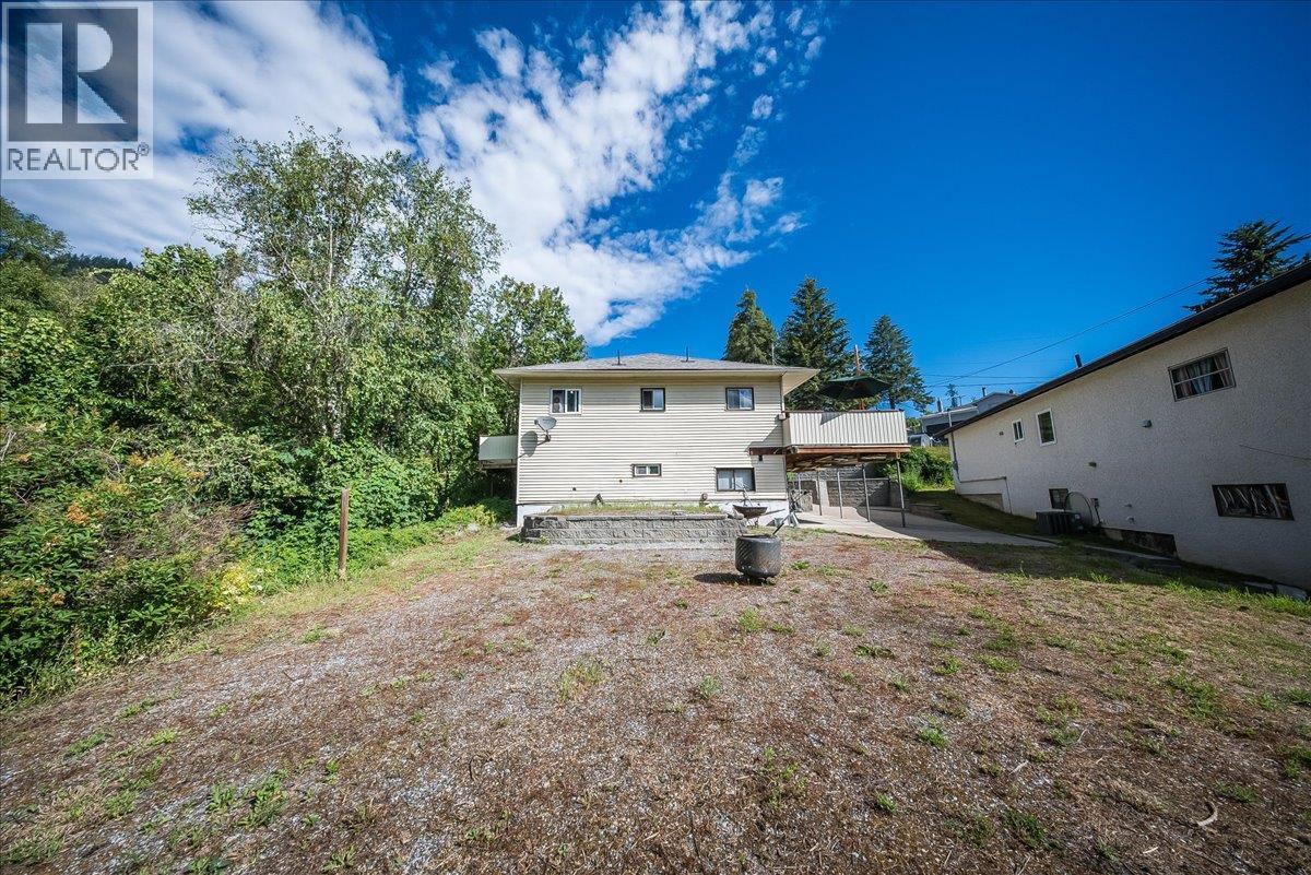 1200 Falls Road, Fruitvale, British Columbia  V0G 1P0 - Photo 40 - 10391990