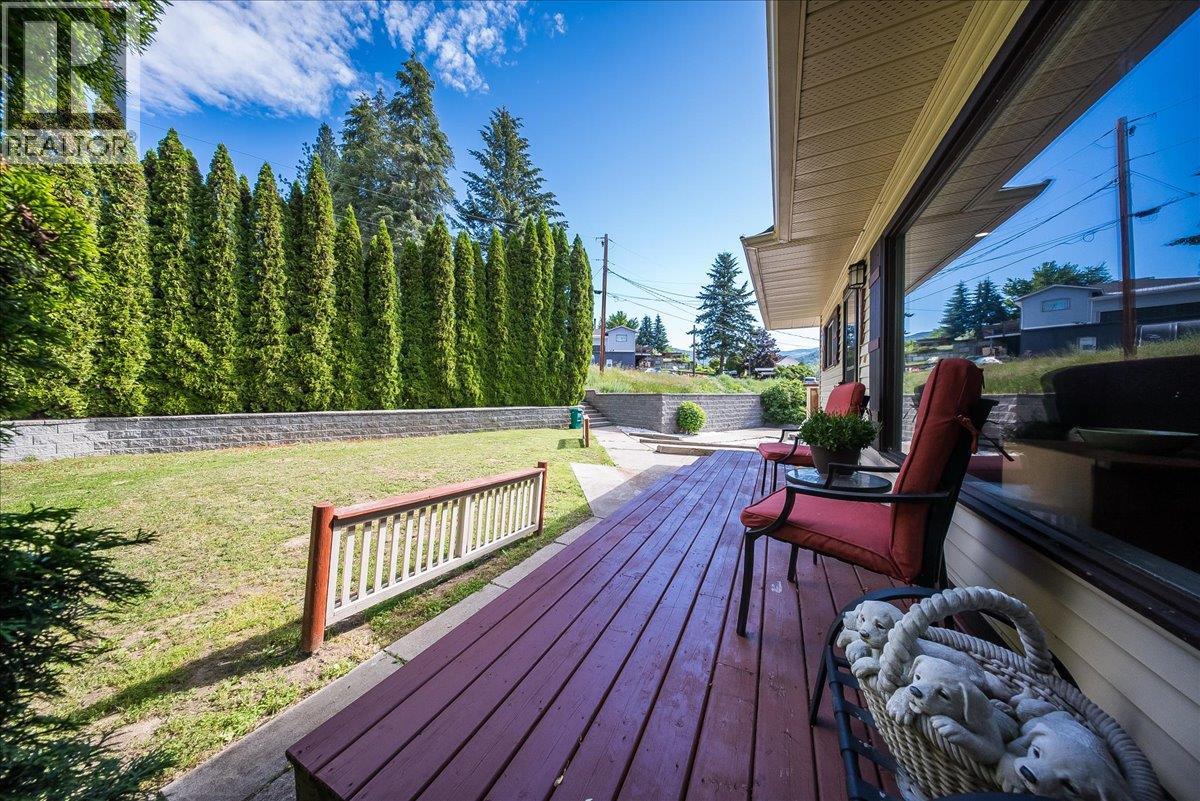 1200 Falls Road, Fruitvale, British Columbia  V0G 1P0 - Photo 42 - 10391990
