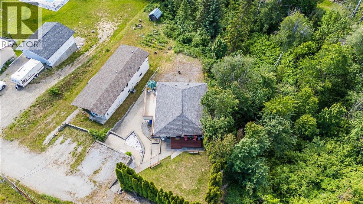 1200 Falls Road, Fruitvale, British Columbia  V0G 1P0 - Photo 32 - 10391990