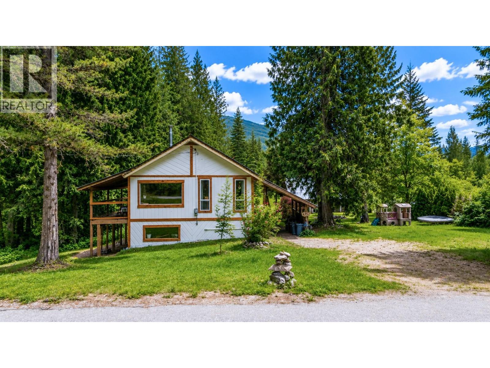 4752 Lybarger Road, Malakwa, British Columbia  V0E 2J0 - Photo 3 - 10392198