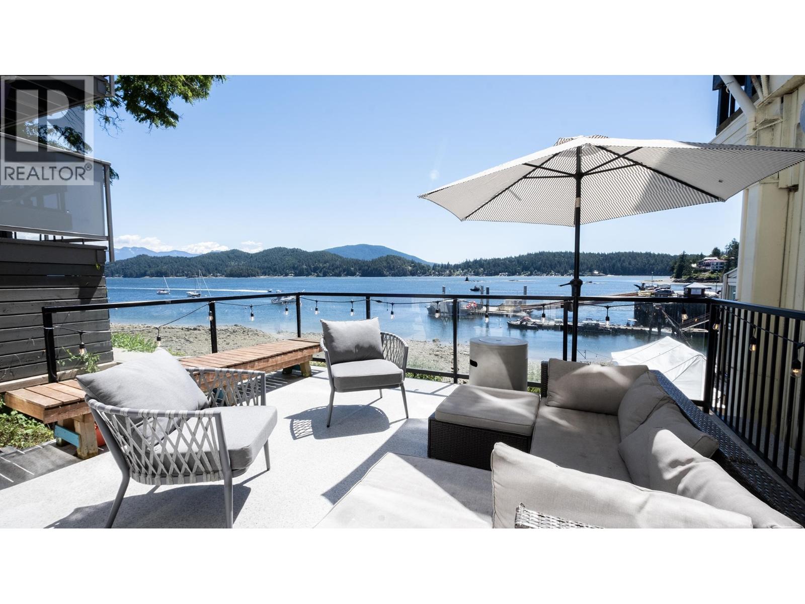 416 MARINE DRIVE, Gibsons, British Columbia