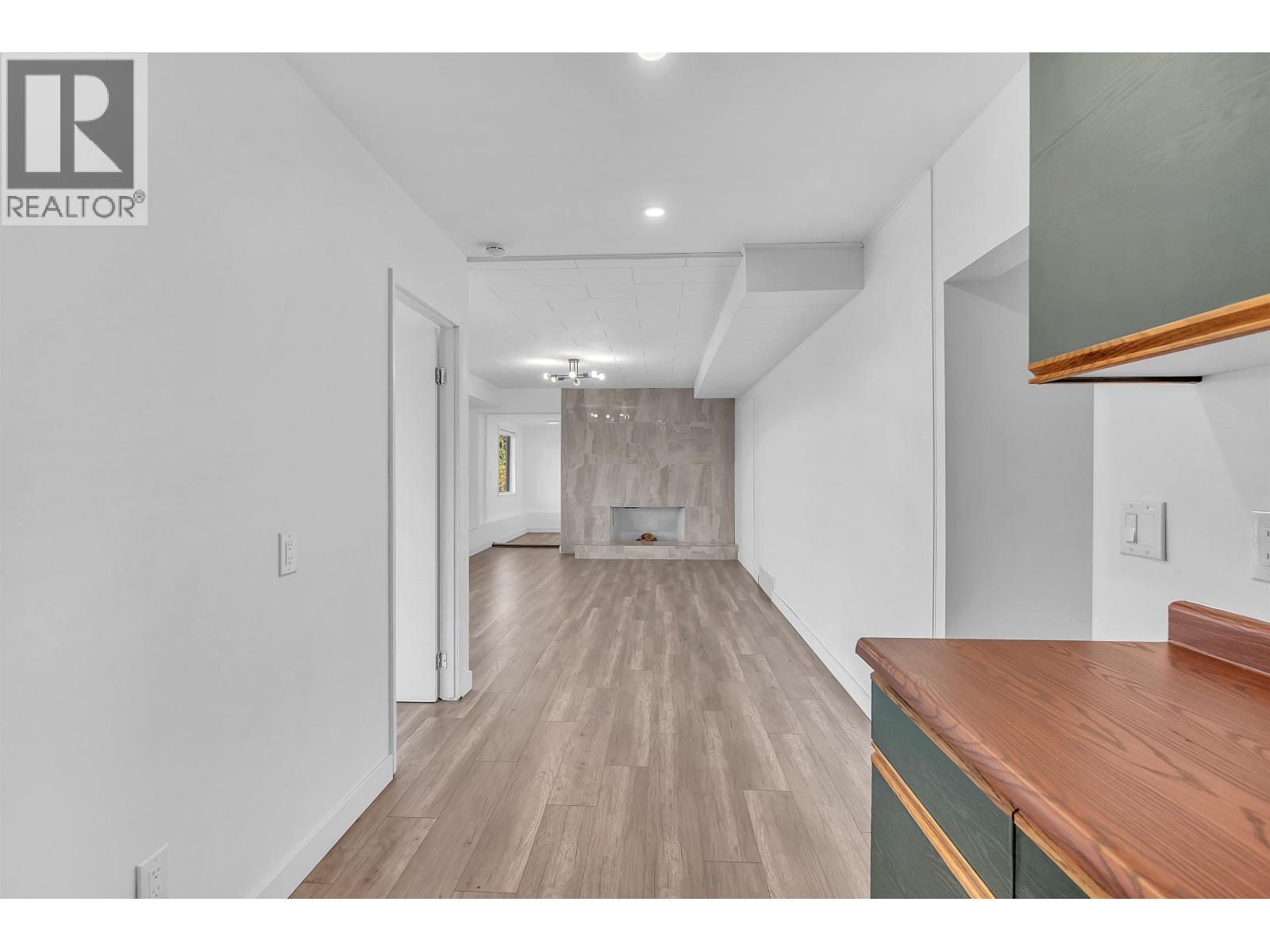 Ground Level 637 Alpine Court, North Vancouver, British Columbia  V7R 2L7 - Photo 11 - R3138651