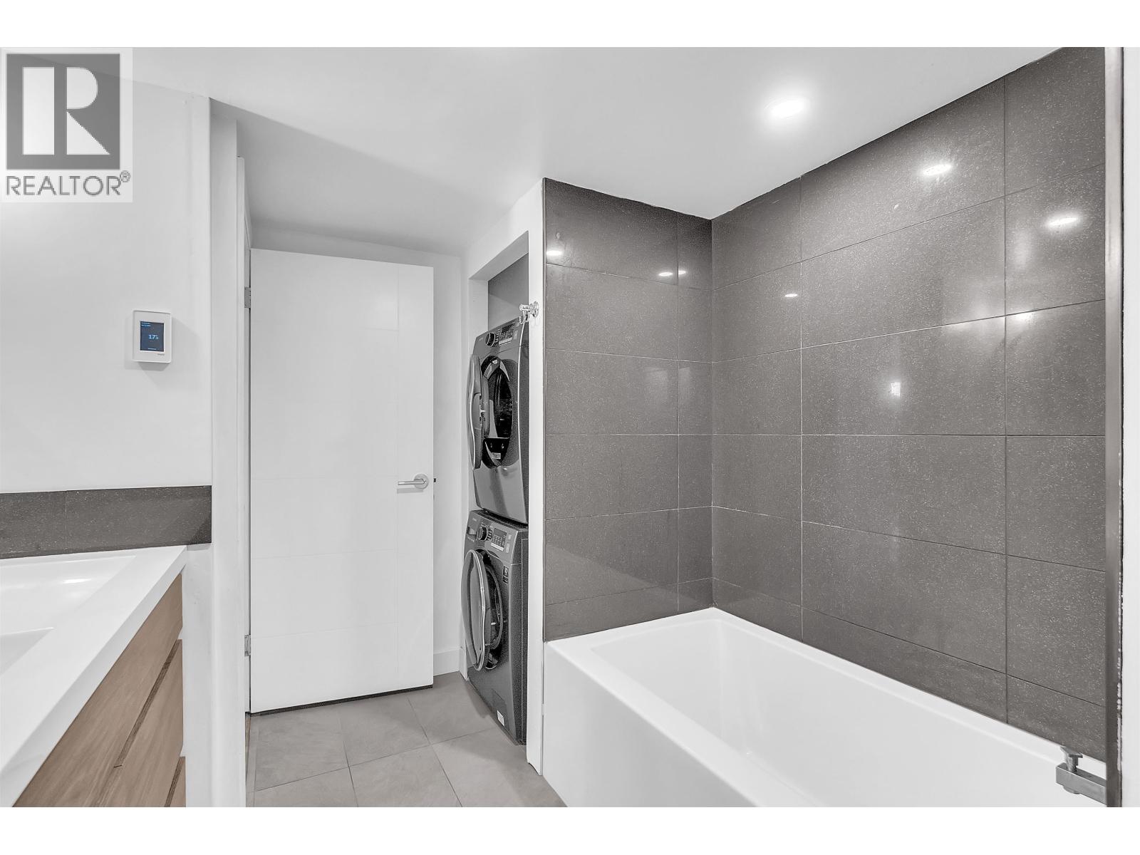 Ground Level 637 Alpine Court, North Vancouver, British Columbia  V7R 2L7 - Photo 21 - R3138651