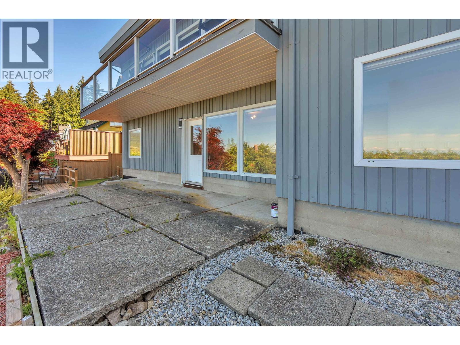 Ground Level 637 Alpine Court, North Vancouver, British Columbia  V7R 2L7 - Photo 23 - R3138651