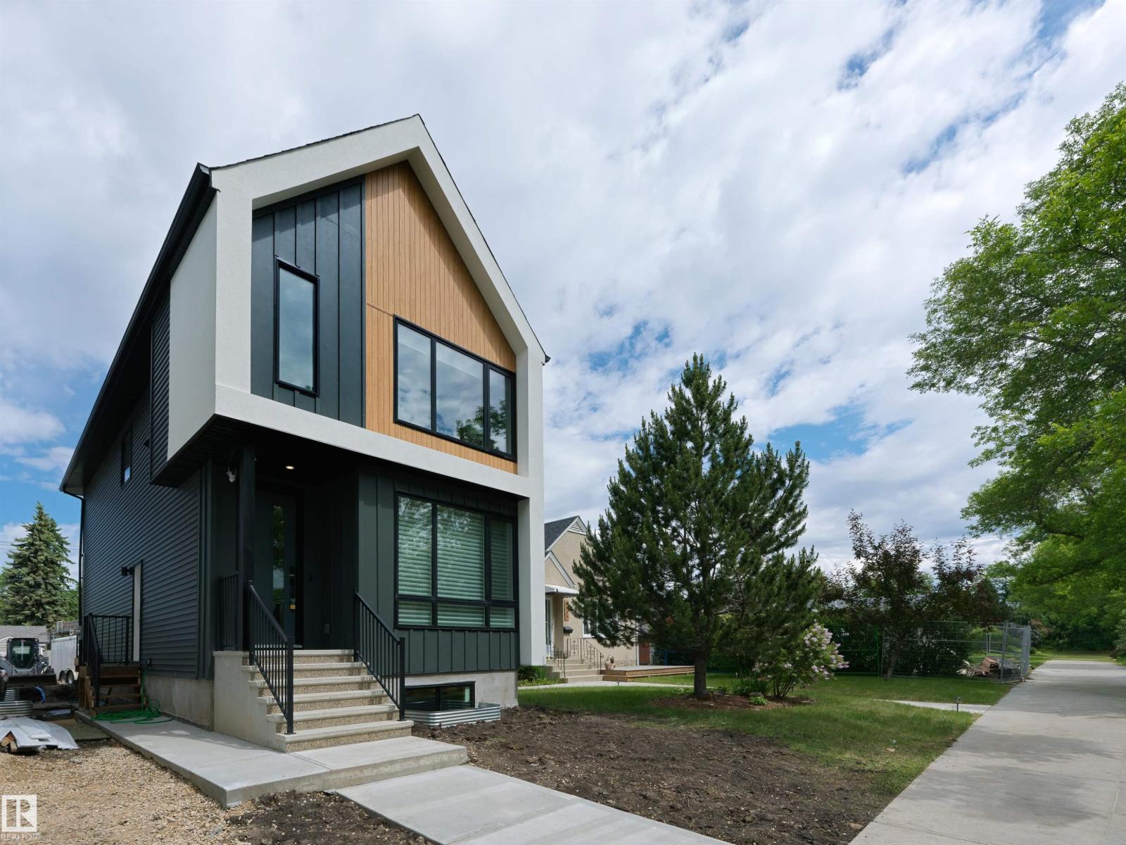 8134 77 Av NW, Edmonton, Alberta  T6C 0L2 - Photo 2 - E4495119