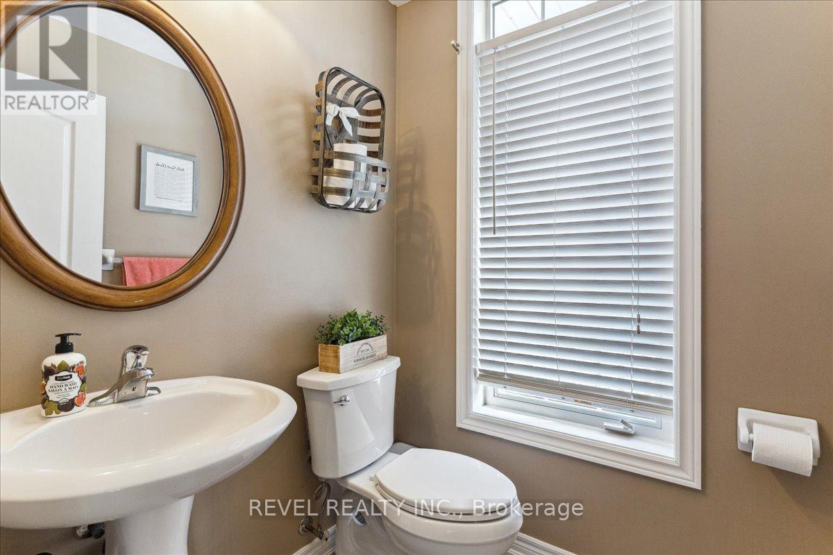 63 Westhampton Way, Hamilton, Ontario L8E 6C6 - Photo 11 - X13472816