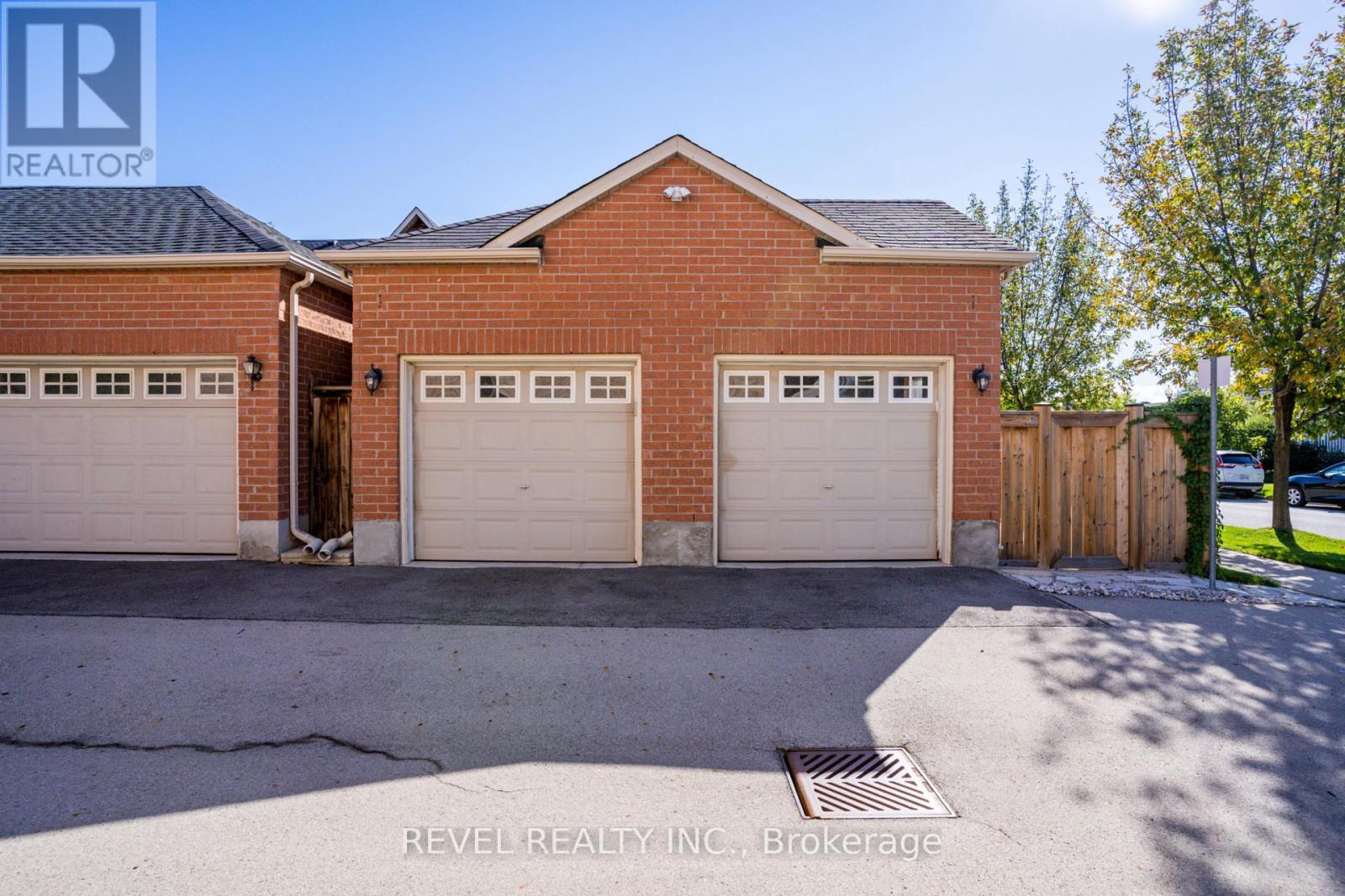 63 Westhampton Way, Hamilton, Ontario L8E 6C6 - Photo 4 - X13472816