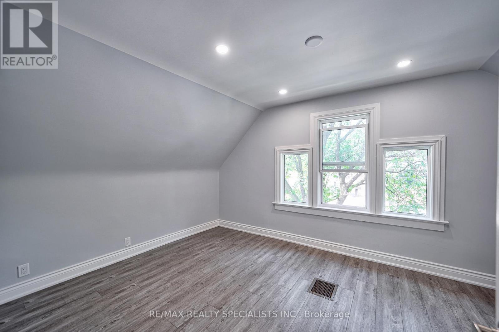 108 Victoria Avenue N, Hamilton, Ontario  L8L 5E5 - Photo 24 - X13473090