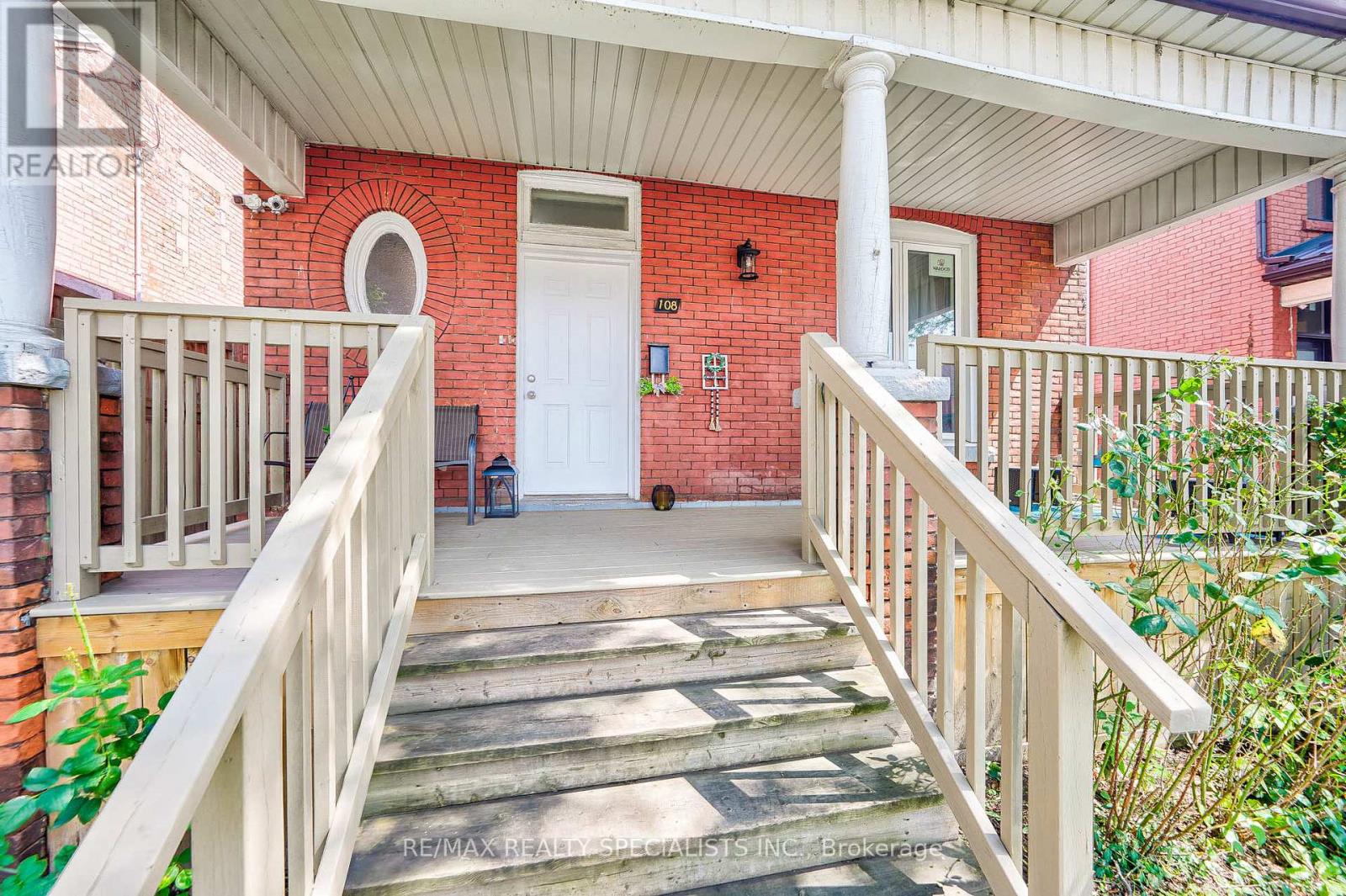 108 Victoria Avenue N, Hamilton, Ontario  L8L 5E5 - Photo 2 - X13473090