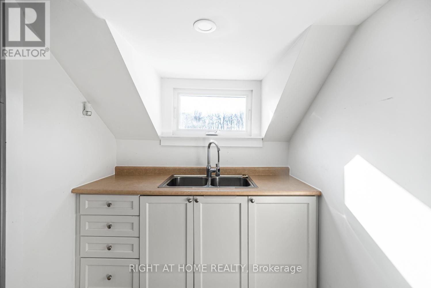 100 Green Mountain Road E, Hamilton, Ontario  L8J 2W4 - Photo 36 - X13473398