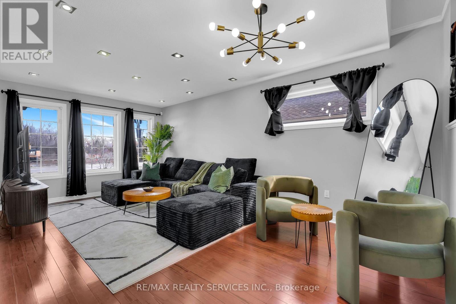 7009 Kalar Road, Niagara Falls, Ontario  L2H 3J6 - Photo 5 - X13473556
