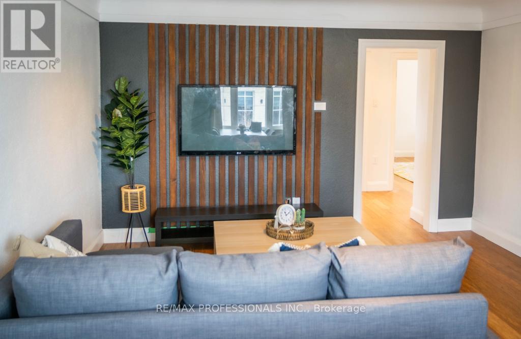 A-Upper - 119 Erb Street, Waterloo, Ontario  N2J 1M1 - Photo 3 - X13473712