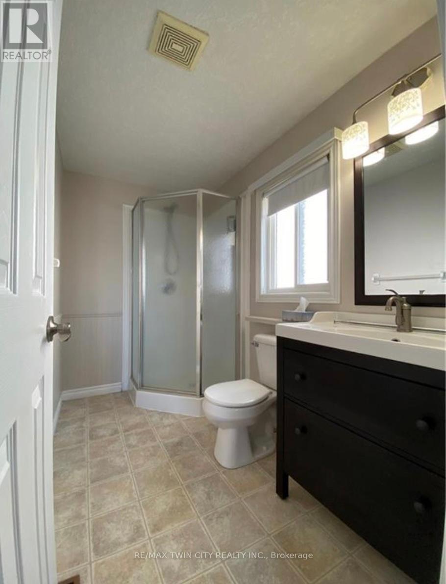 530 Peach Blossom Court, Kitchener, Ontario  N2E 3Z8 - Photo 13 - X13473620