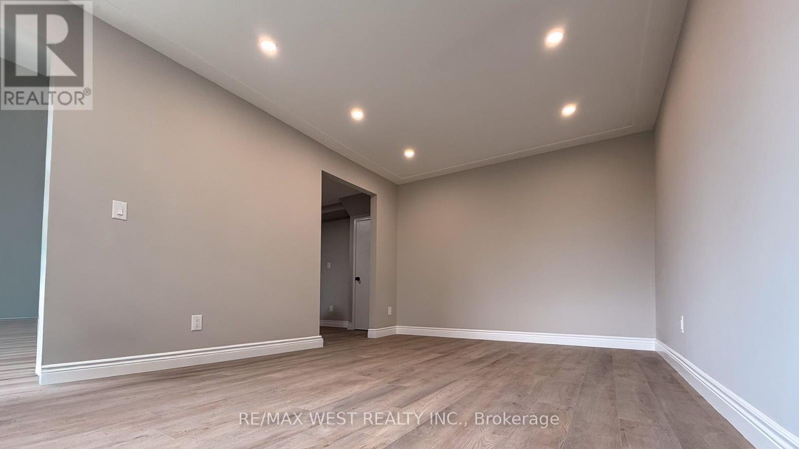 1 - 19 Brenda Court, Brantford, Ontario N3R 2L8 - Photo 2 - X13474616