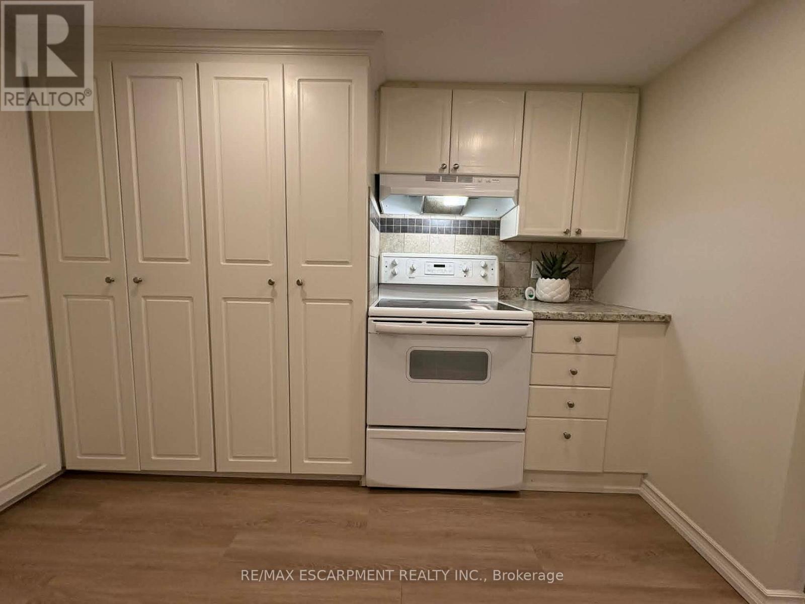 Lower - 29 East 41st Street, Hamilton, Ontario  L8T 2Z4 - Photo 17 - X13474800