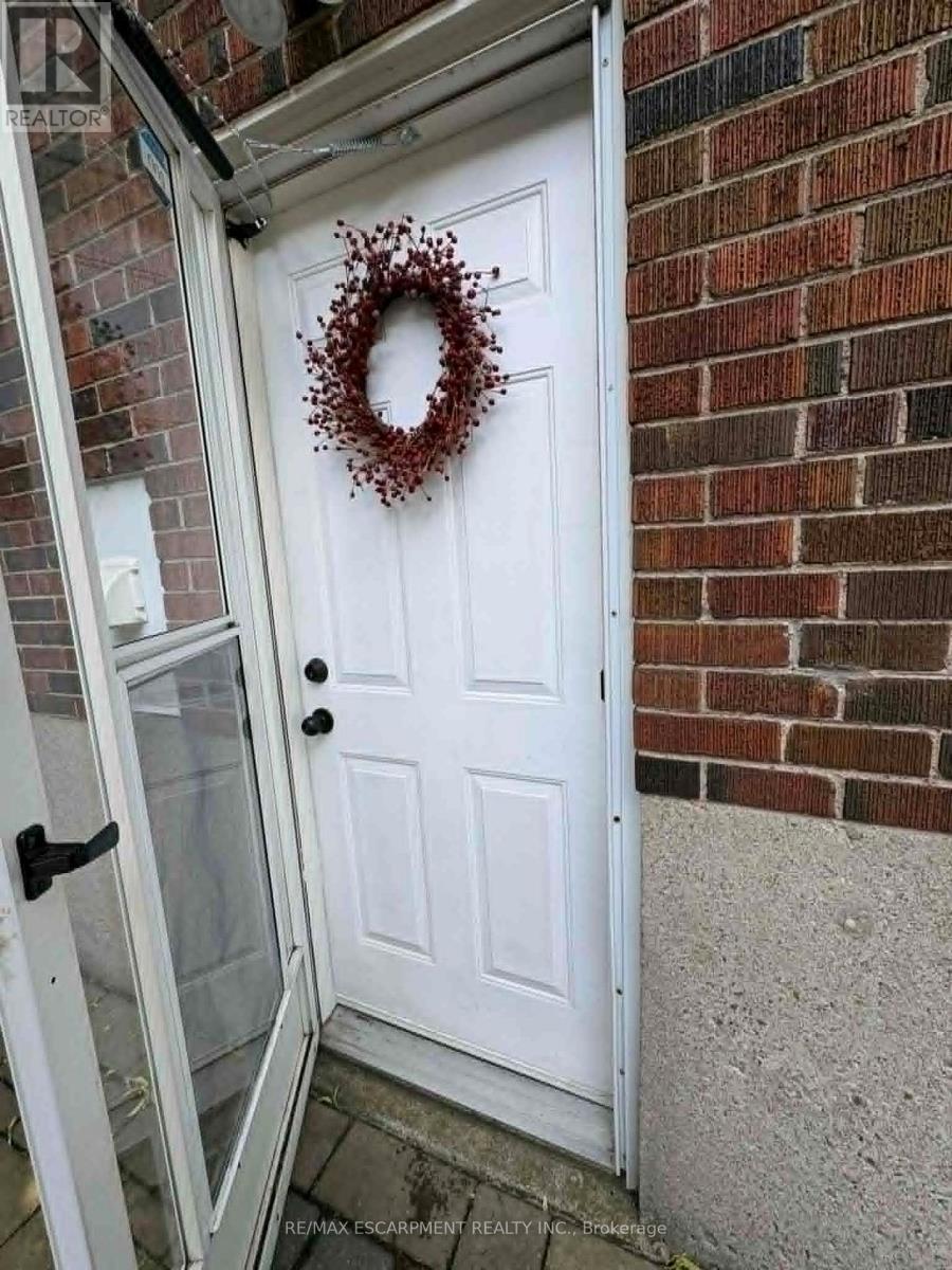 Lower - 29 East 41st Street, Hamilton, Ontario  L8T 2Z4 - Photo 2 - X13474800