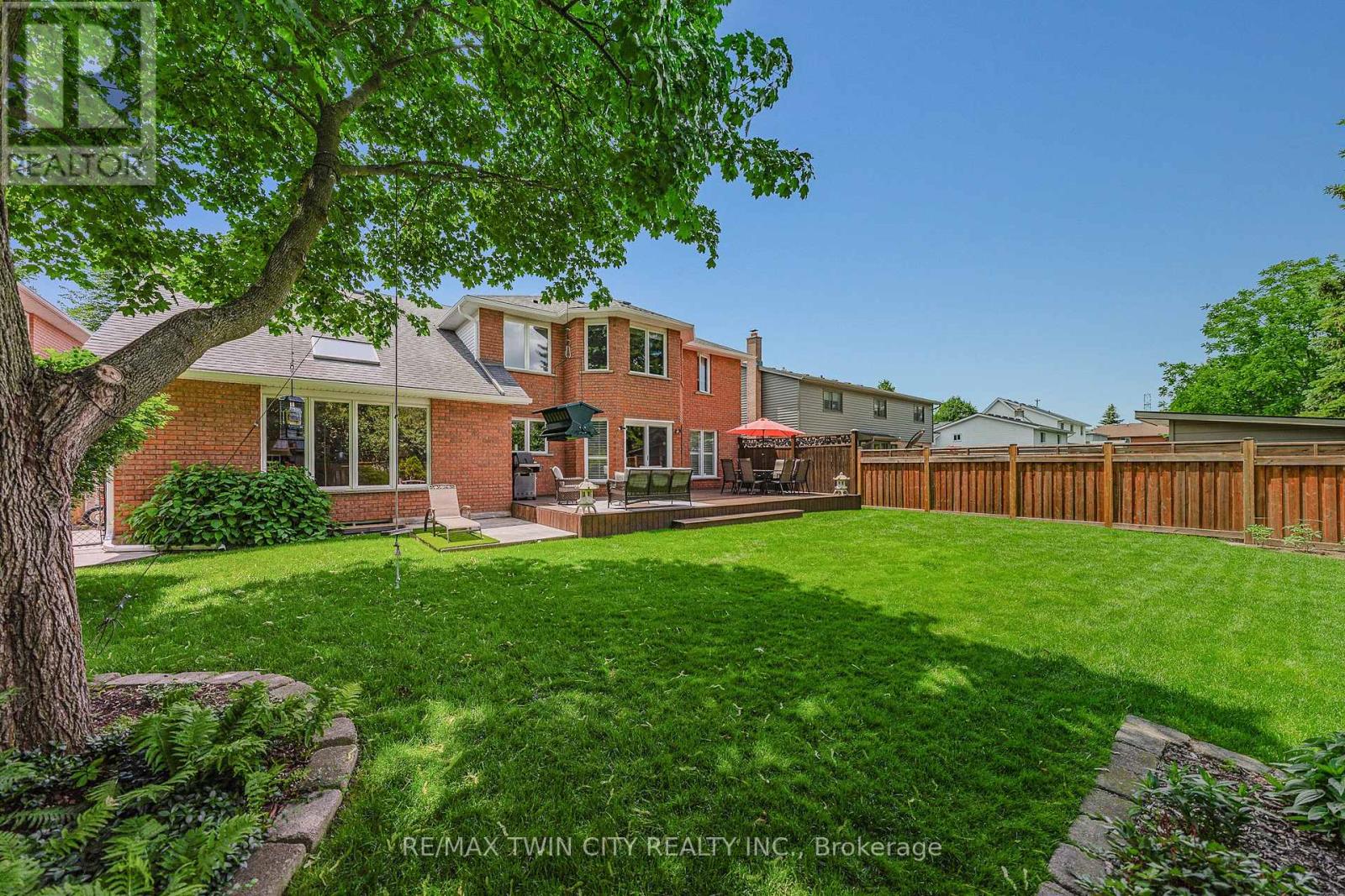 612 Stonebury Crescent, Waterloo, Ontario  N2K 3R1 - Photo 46 - X13474932