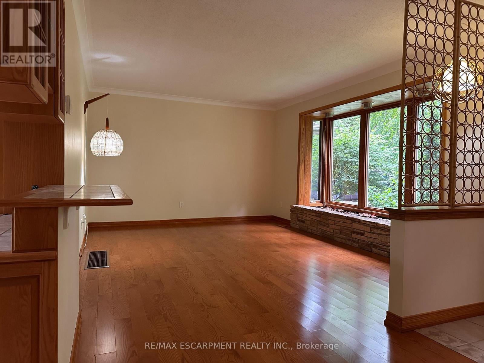 467 Kitty Murray Lane, Hamilton, Ontario L9G 3K9 - Photo 6 - X13475990
