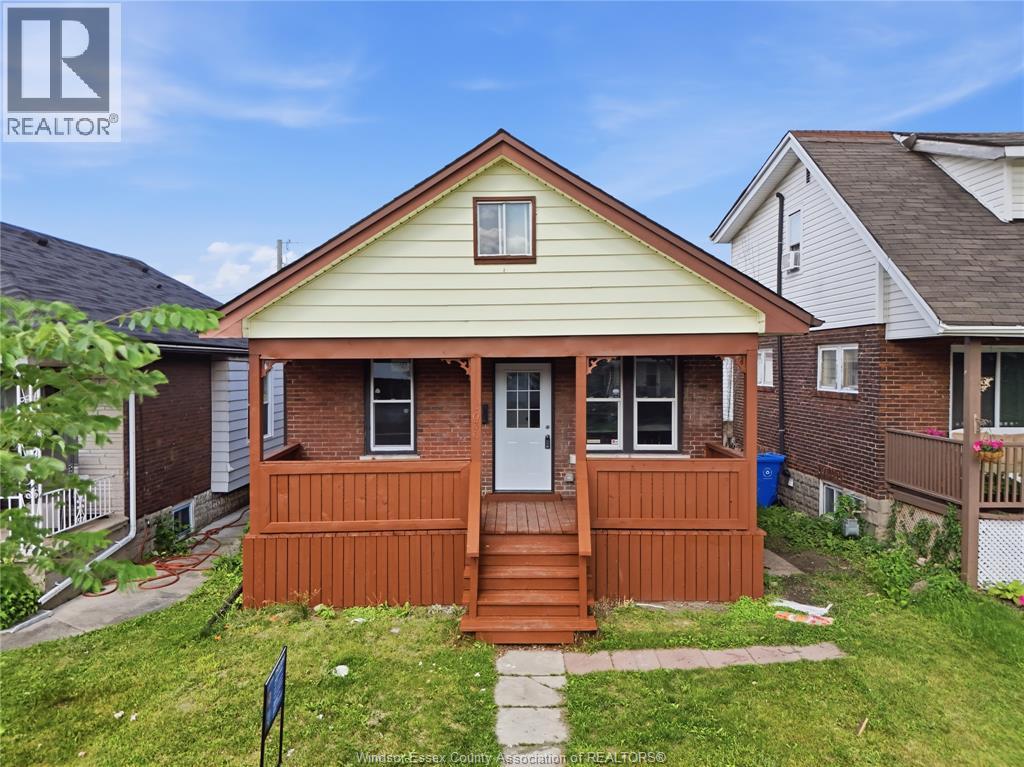 1030 OAK STREET, Windsor, Ontario