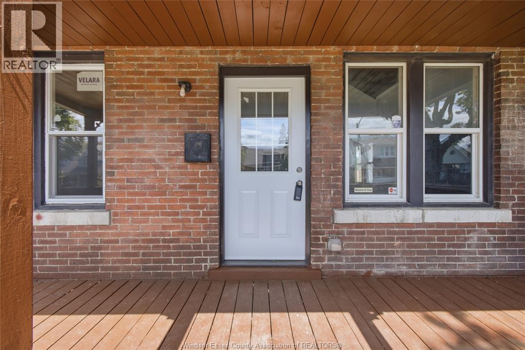 1030 Oak Street, Windsor, Ontario  N9A 5G4 - Photo 2 - 26014802