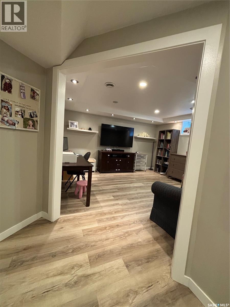 813 Sandy Rise, Martensville, Saskatchewan  S0K 2T2 - Photo 27 - SK040295
