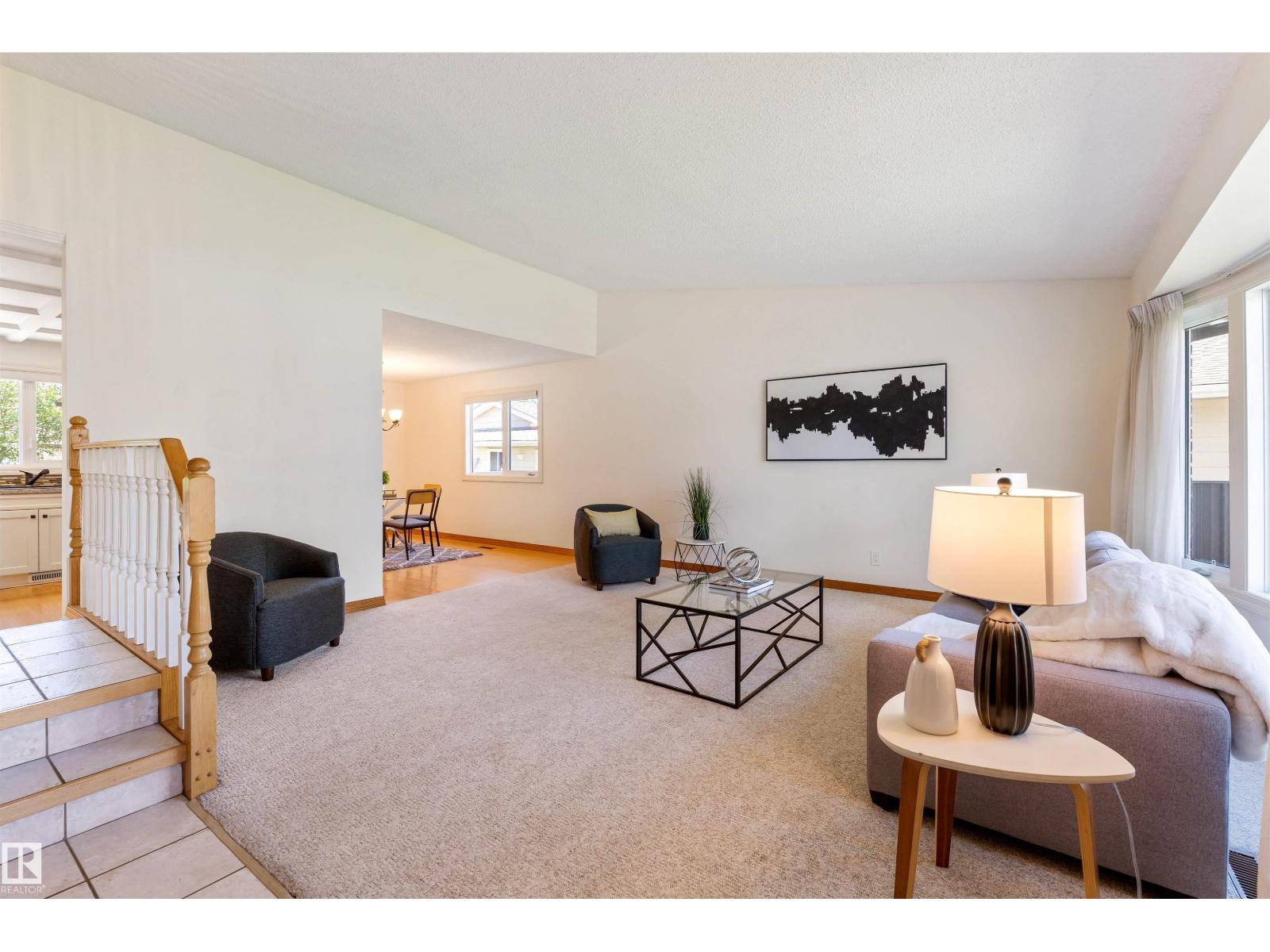 9231 169 Av NW, Edmonton, Alberta  T5Z 1W7 - Photo 5 - E4495128