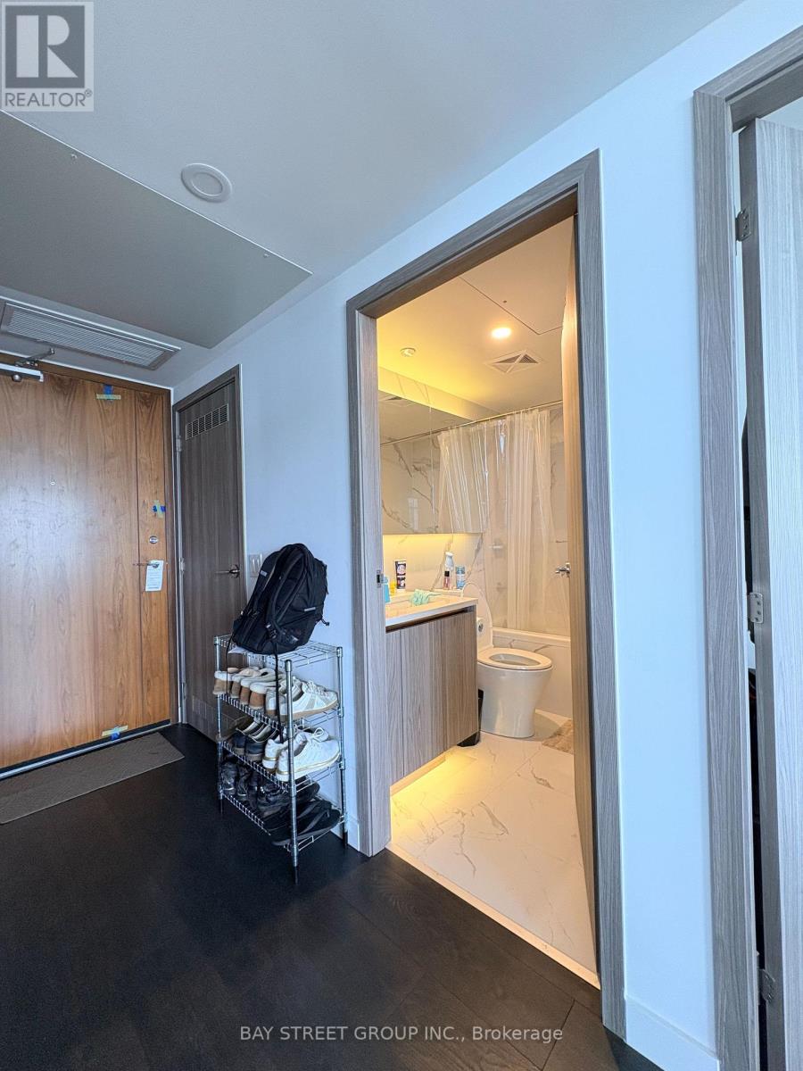 4905 - 3 Concord Cityplace Way, Toronto, Ontario  M5V 0X4 - Photo 33 - C13089726