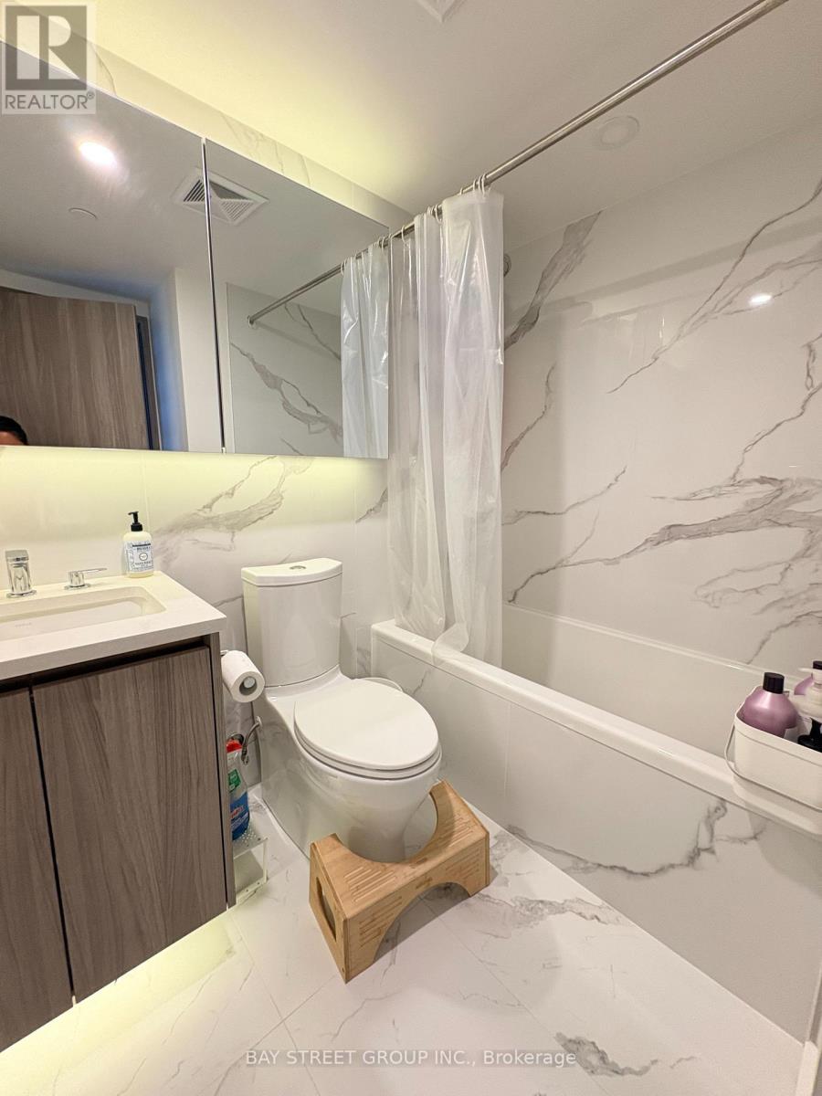 4905 - 3 Concord Cityplace Way, Toronto, Ontario  M5V 0X4 - Photo 38 - C13089726