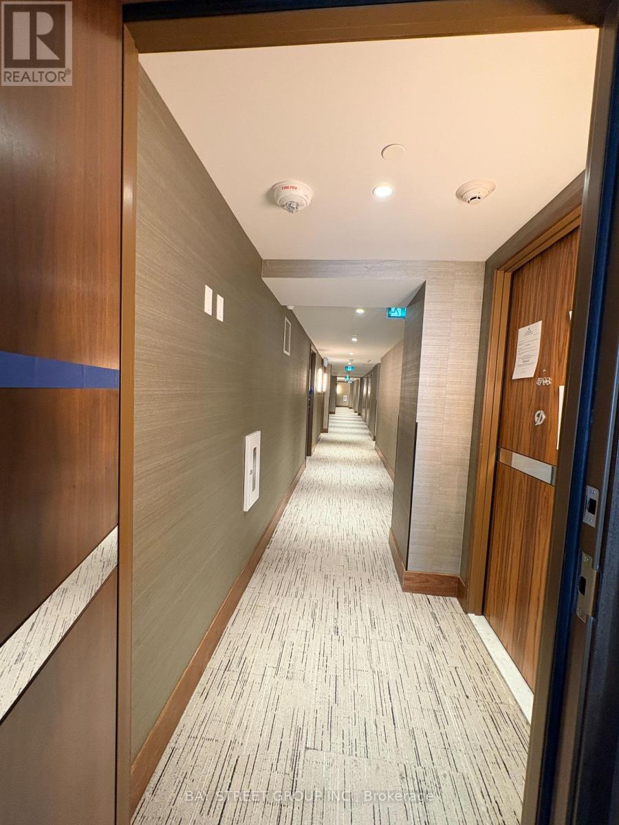 4905 - 3 Concord Cityplace Way, Toronto, Ontario  M5V 0X4 - Photo 17 - C13089726