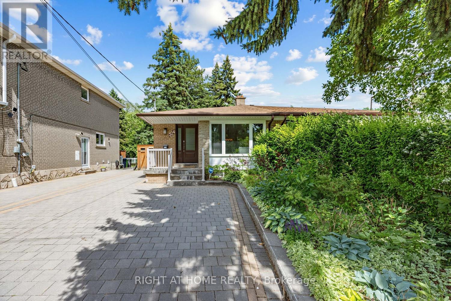 324 Woodsworth Road, Toronto, Ontario  M2L 2T6 - Photo 2 - C13475424